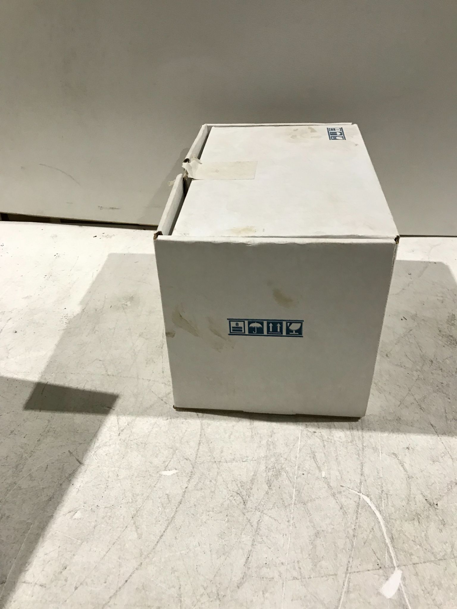 LENZE AC TECH ESV552N04TXB DRIVES AND DRIVE SUPPLIES NEW IN BOX 1