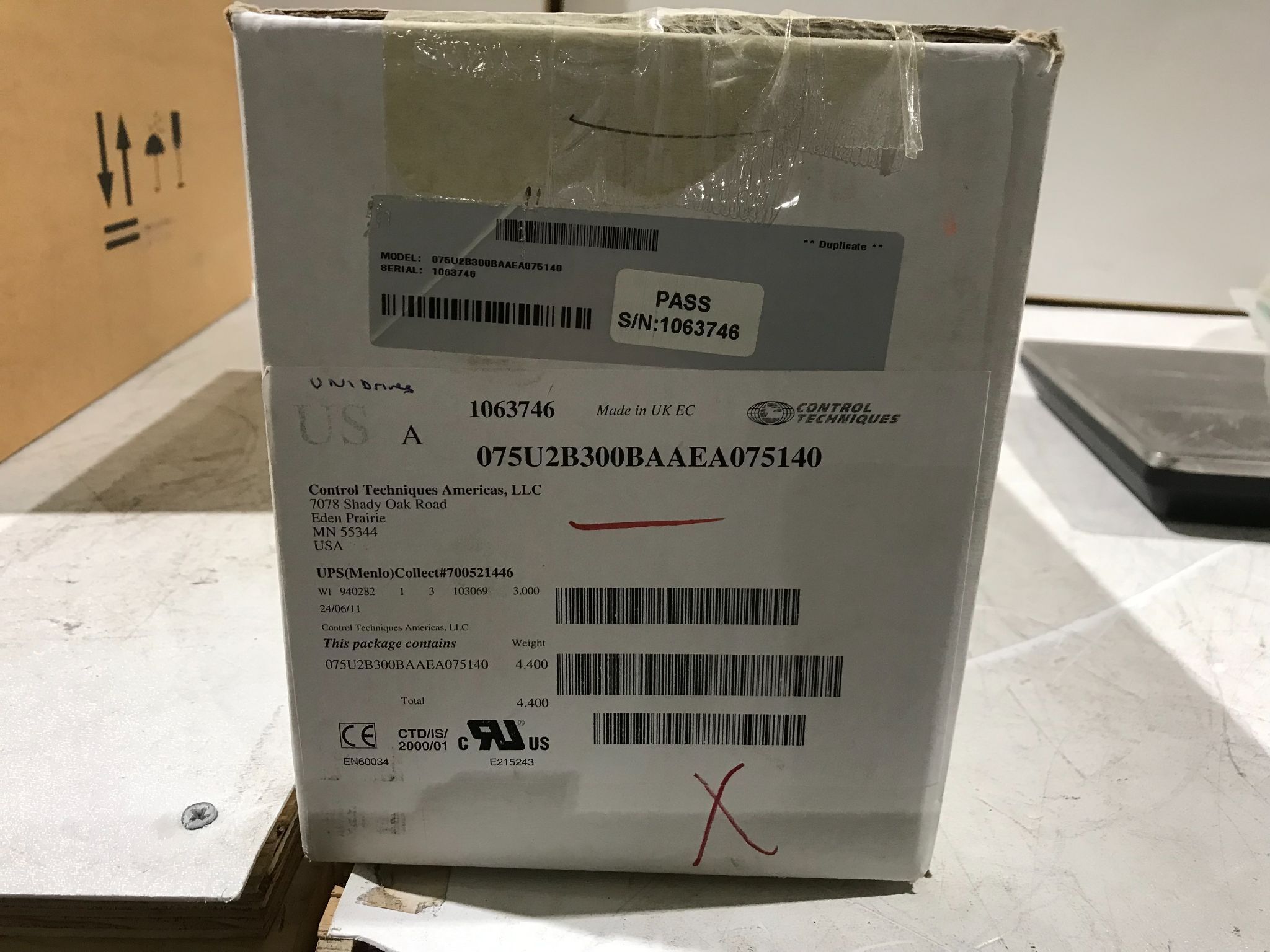 CONTROL TECHNIQUES AC SERVO MOTOR NEW IN BOX 2