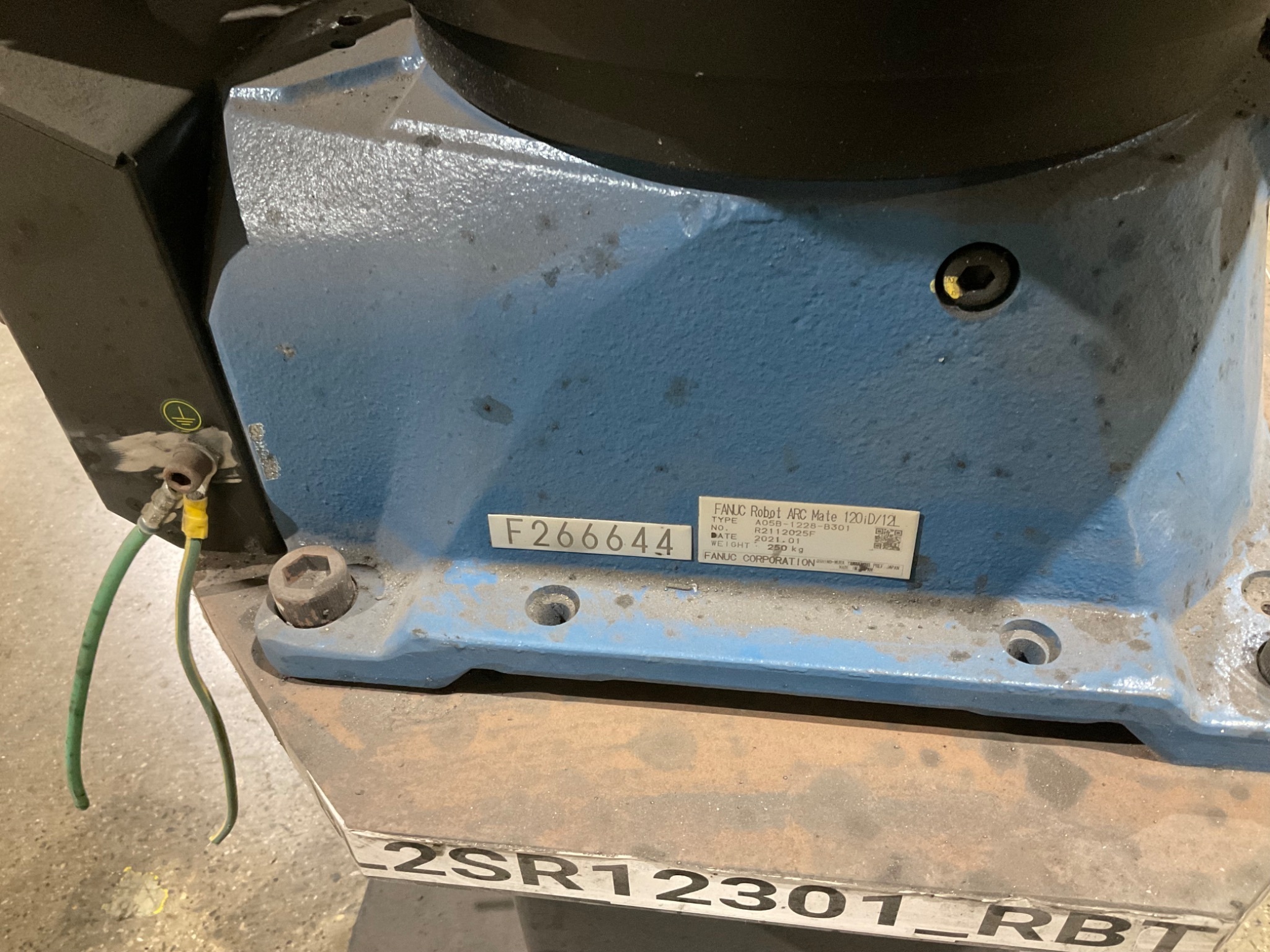 FANUC ARC MATE 120ID/12L ARC W R30IB CONTROLLER + FRONIUS TPS 400I WELDER 9