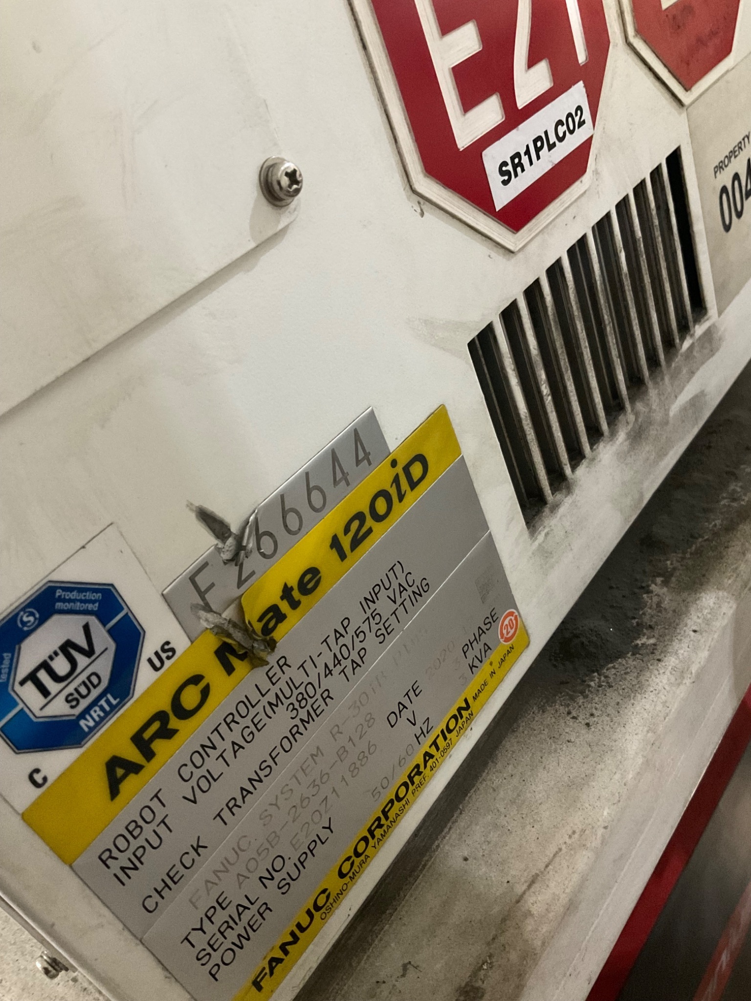 FANUC ARC MATE 120ID/12L ARC W R30IB CONTROLLER + FRONIUS TPS 400I WELDER 15