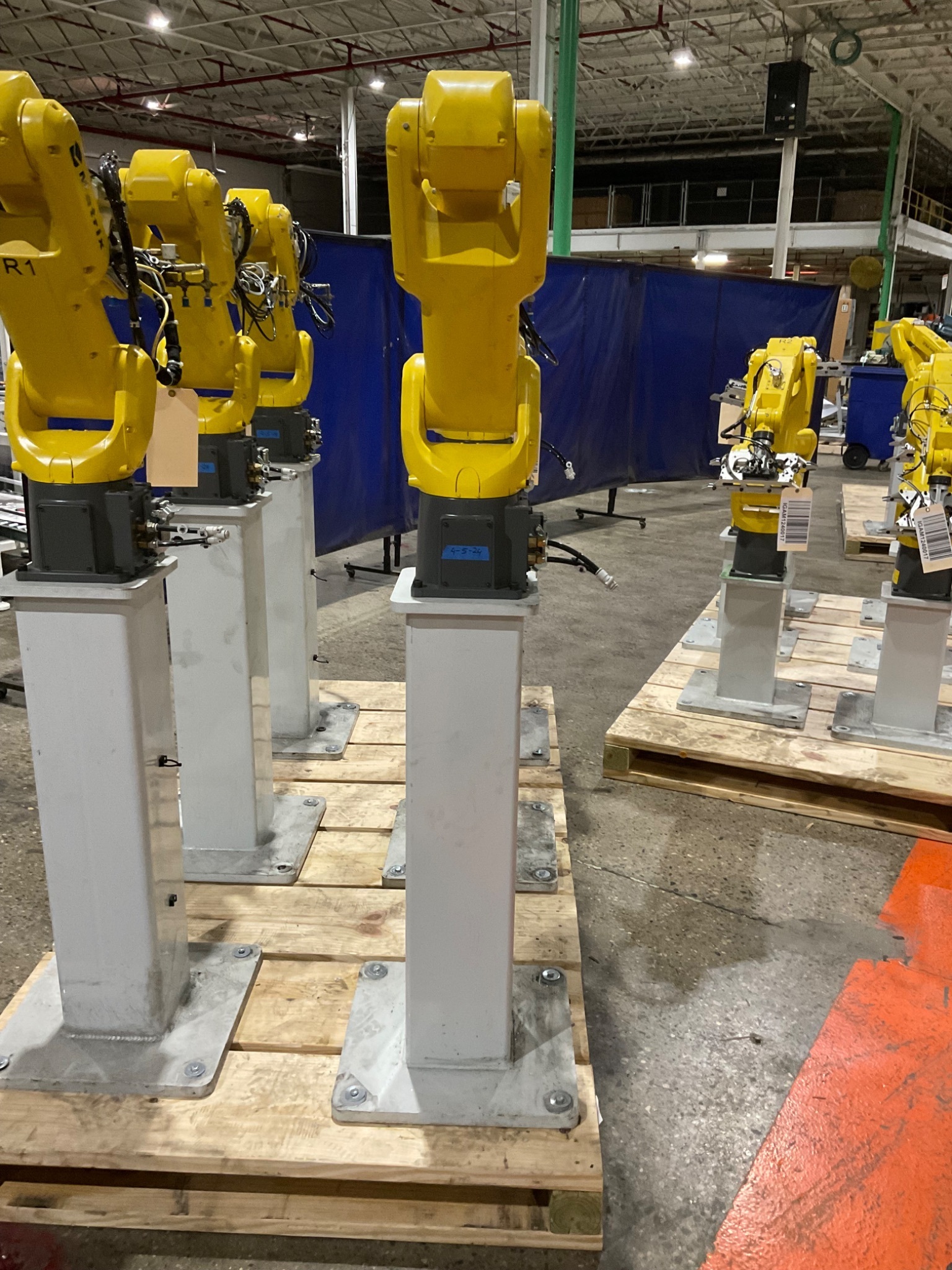 FANUC LR MATE 200iD/7L ROBOT w/ R30iB Plus CONTROLLER & 38-IN RISER 1