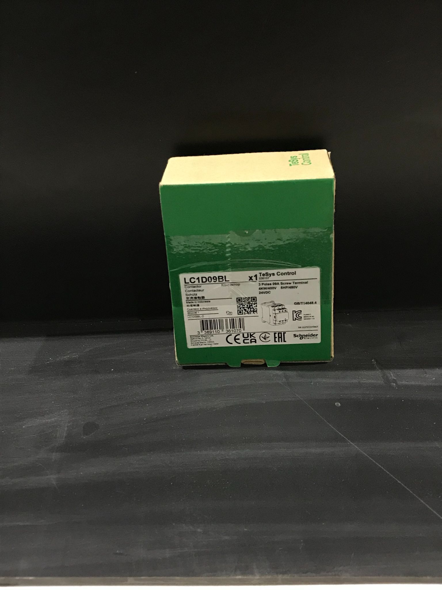 SCHENIDER LC1D09BLCONTACTORS NEW IN BOX 1