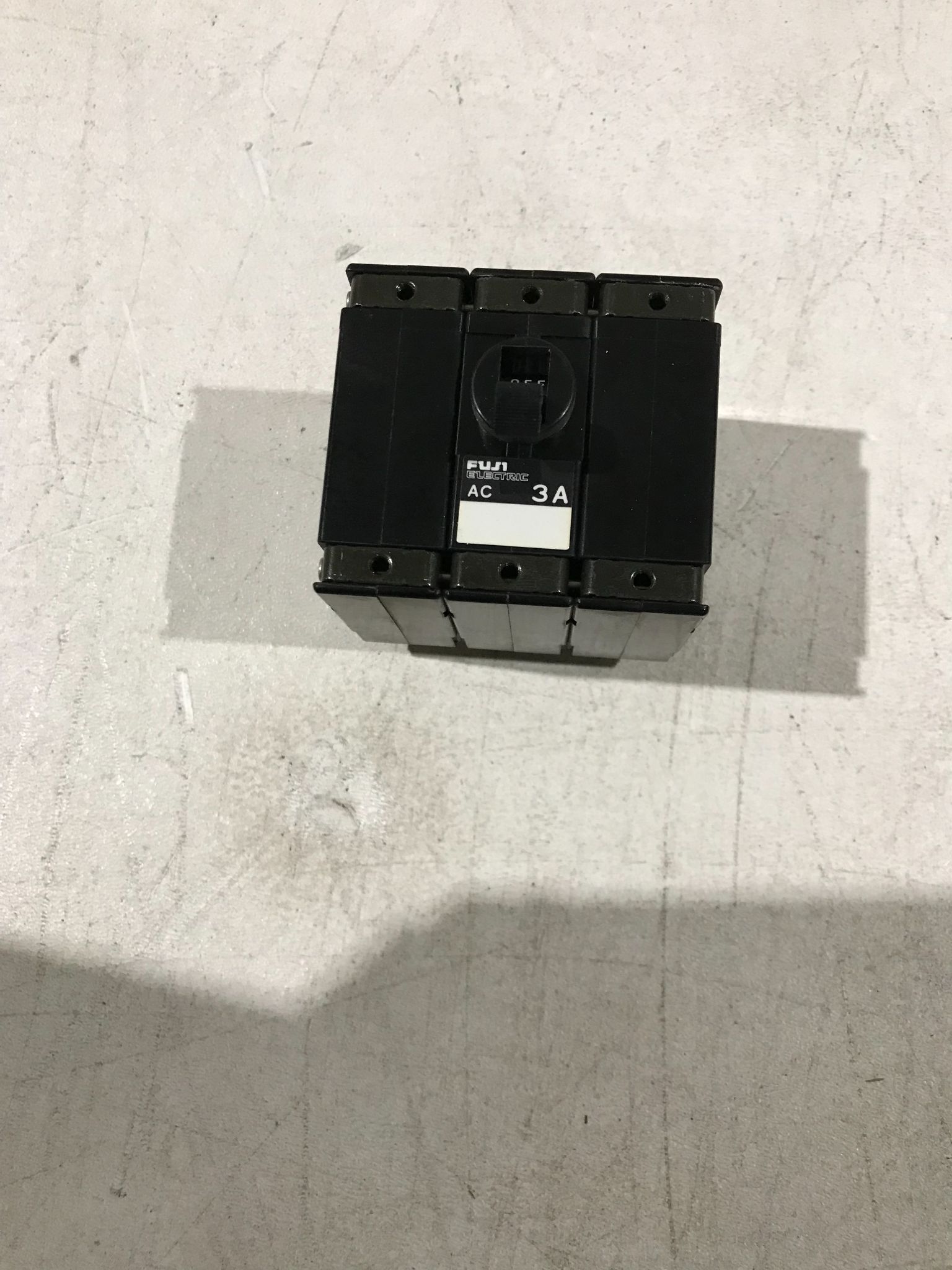 FUJI ELECTRIC CP33EM/3W CIRCUIT BREAKERS NEW 2