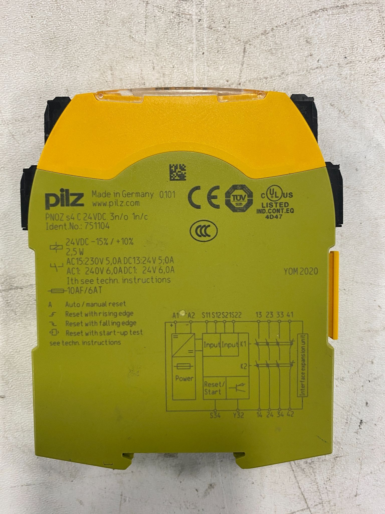 PILZ PNOZ s4 SAFETY SYSTEM USED 1