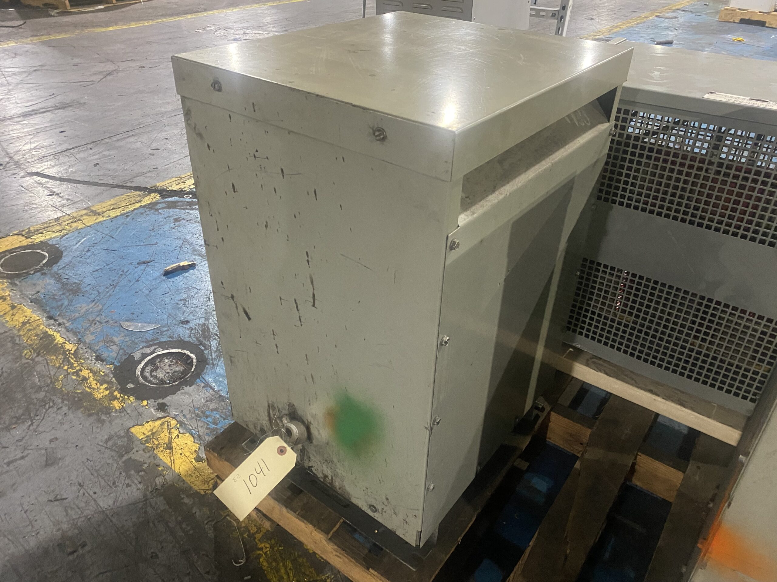 GENERAL ELECTRIC - 9T23B3871 Transformer 480V - 208Y/120V, 15kVA USED 1