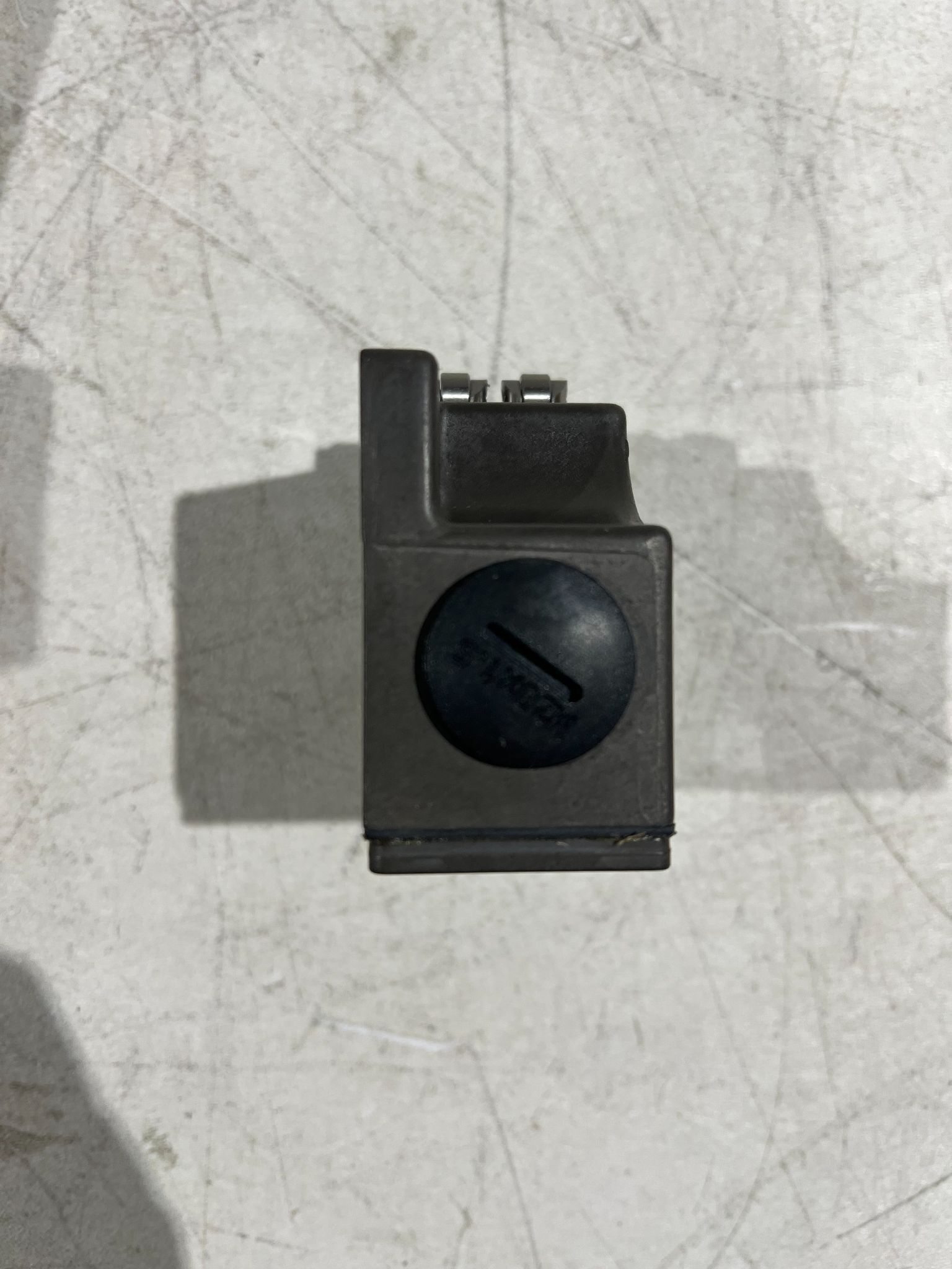 EUCHNER SN02R12-502-M SAFETY SWITCH USED 3
