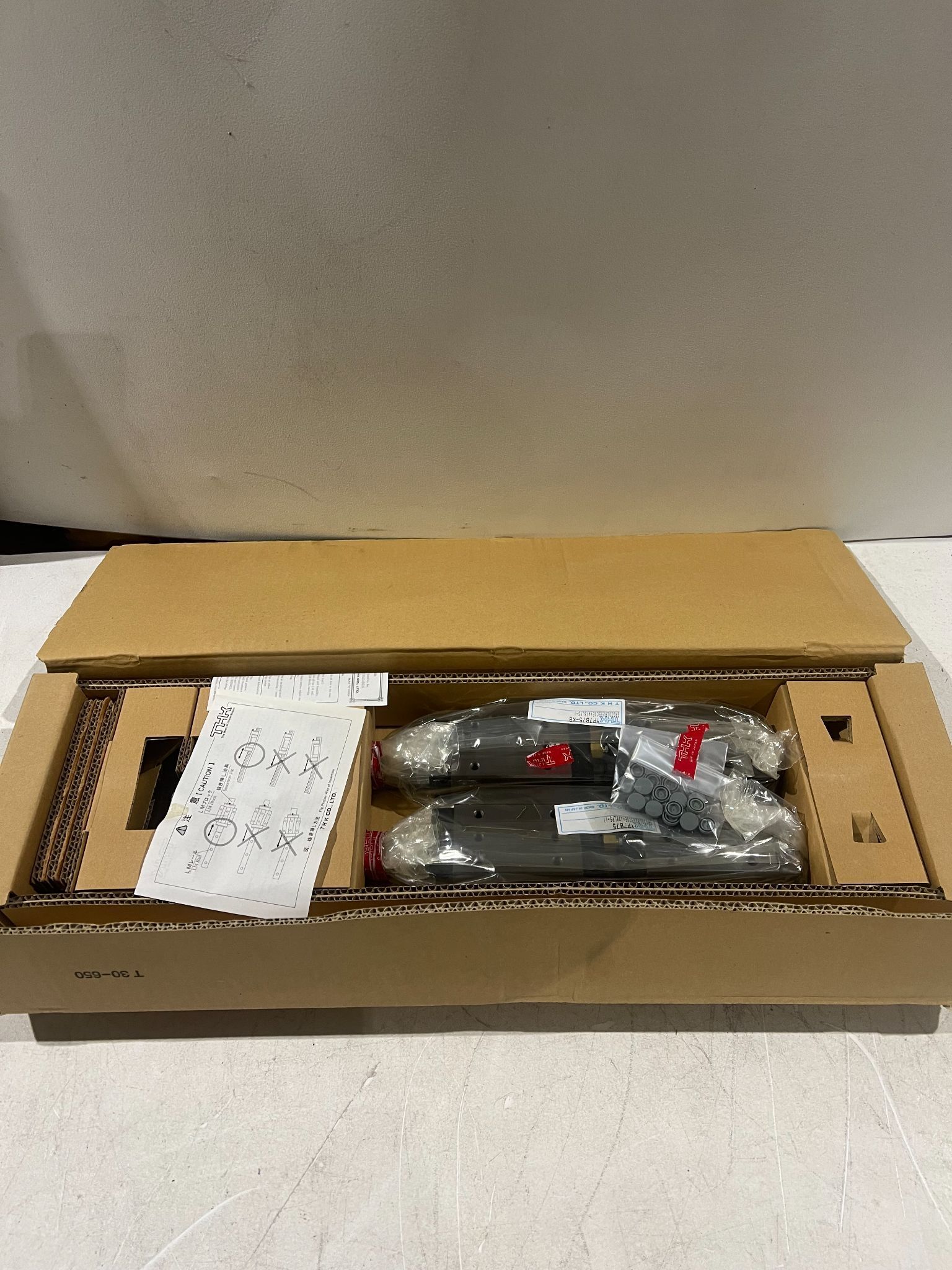 THK 11635 10047 97000 LINEAR BEARINGS (2 PER) NEW 1