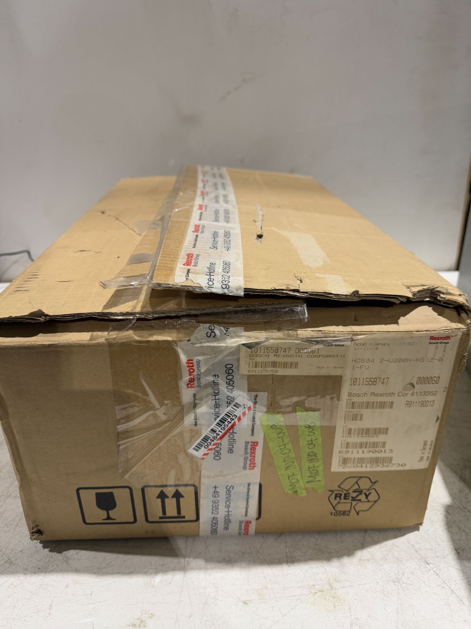 REXROTH HDS04.2-W200N-HS12-01-FW SERVO DRIVE/SERVO CONTROL SUPPLIES NEW WITH BOX 2