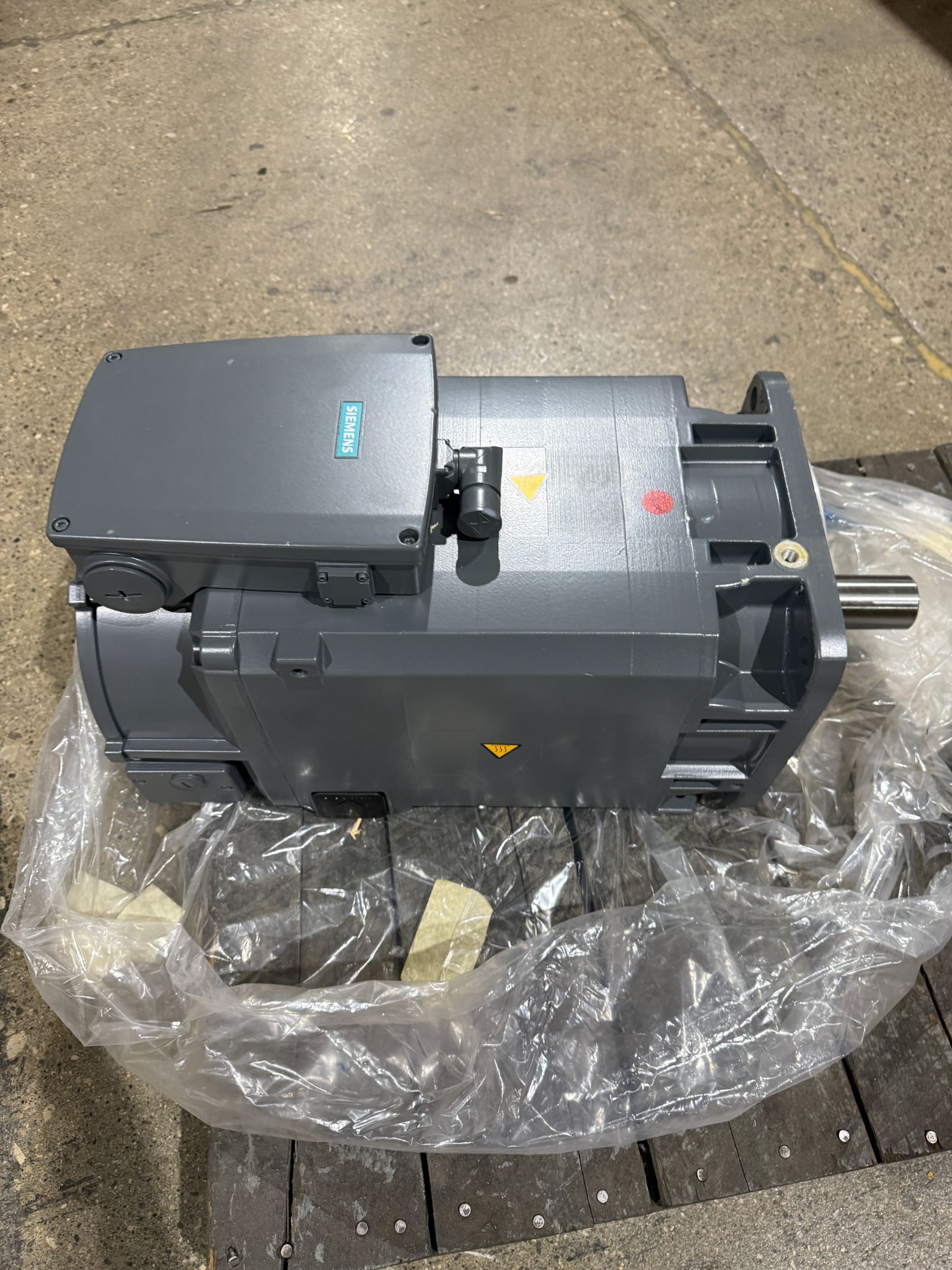 SIEMENS 1PH8133-1MG13-0CB1-Z SERVO MOTOR 0