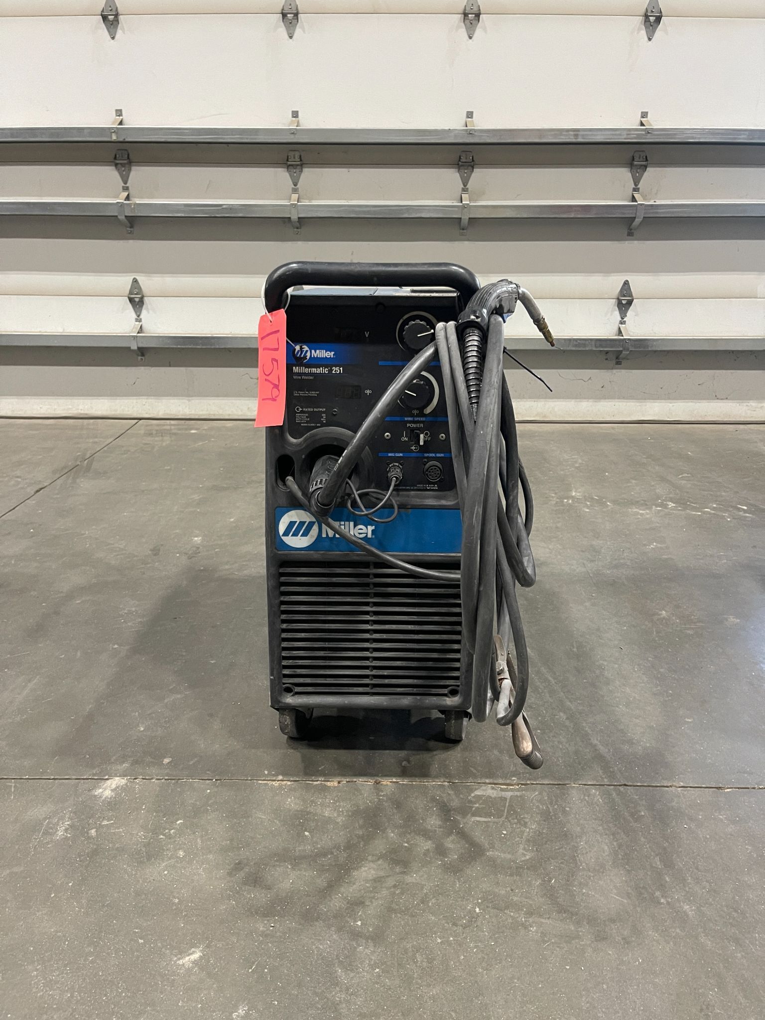 MILLER MILLERMATIC 251 USED 3