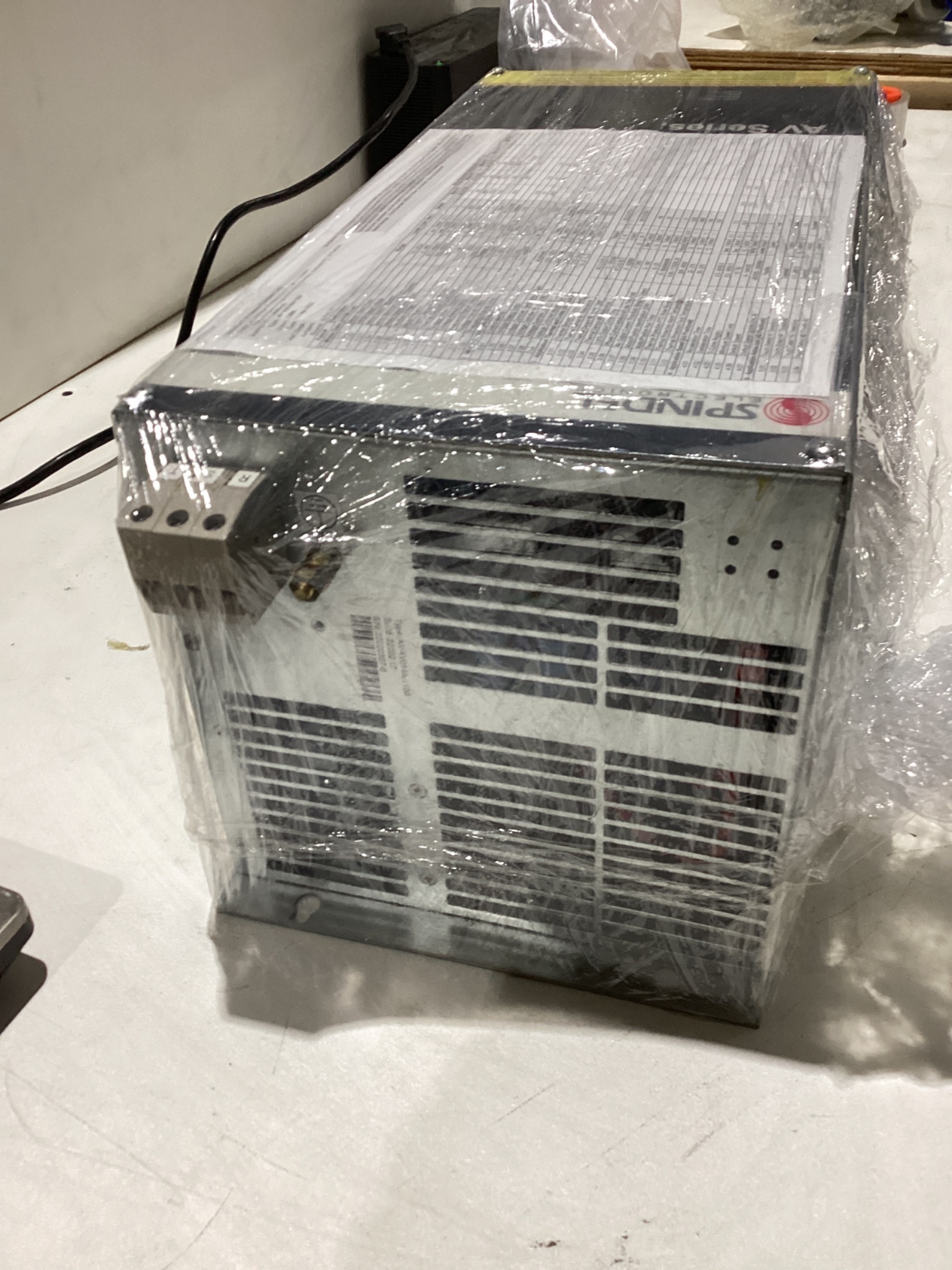 SPINDLE ELECTRONICS AV SERIES AC MOTOR DRIVE AV-4V014A-1100 NEW 2