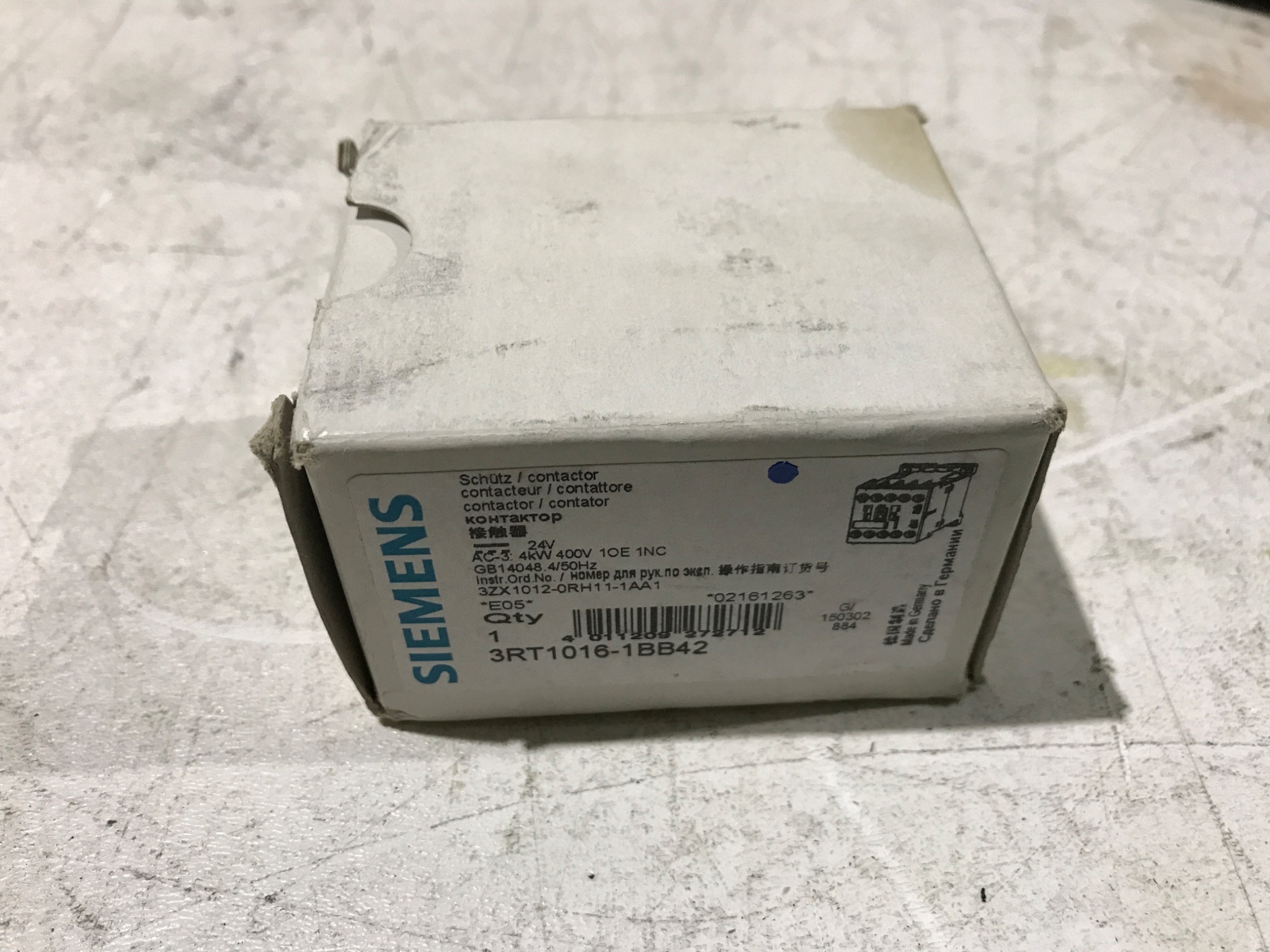 SIEMENS CONTACTOR 3RT1016-1BB42 NEW 1