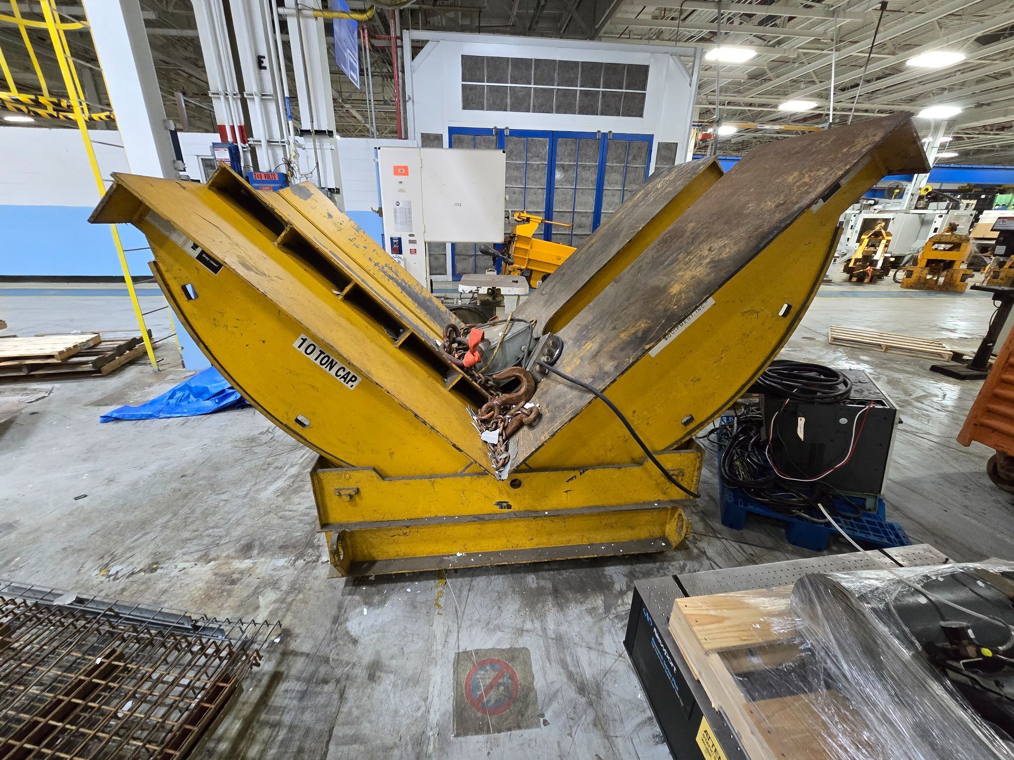 BUSHMAN COIL UPENDER PM: M9604 RATED CAPACITY 20,000 LBS USED 4