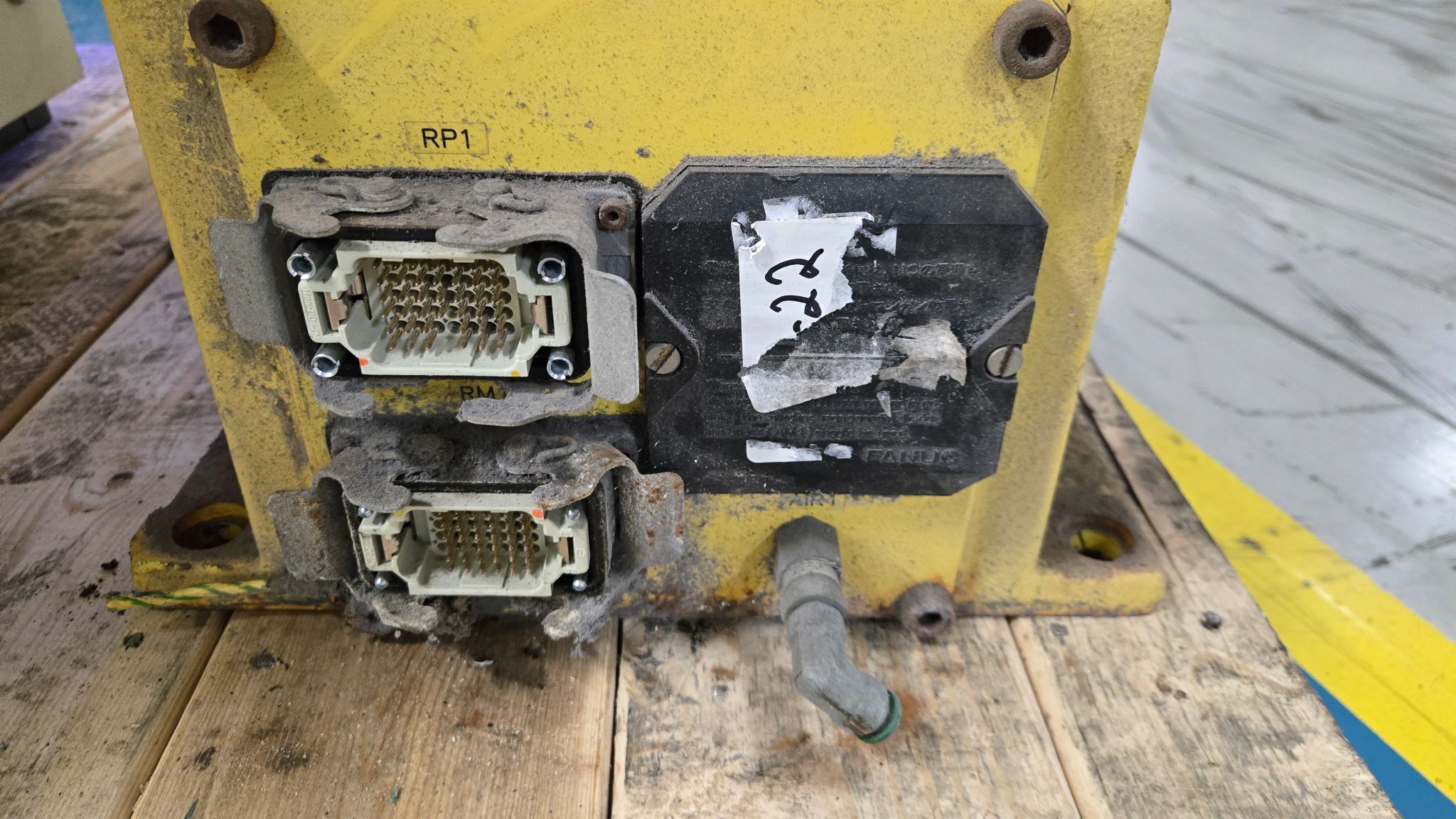 FANUC M-16IB/20 + R-J3IB ROBOT ARM AND CONTROL PANEL USED 6