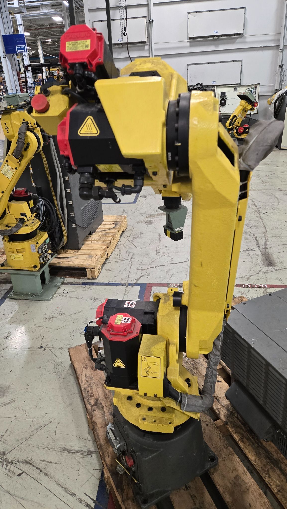 FANUC M-20IA/20M ROBOT + R30IB CONTROLLER MISSING TEACH PENDANT USED 2