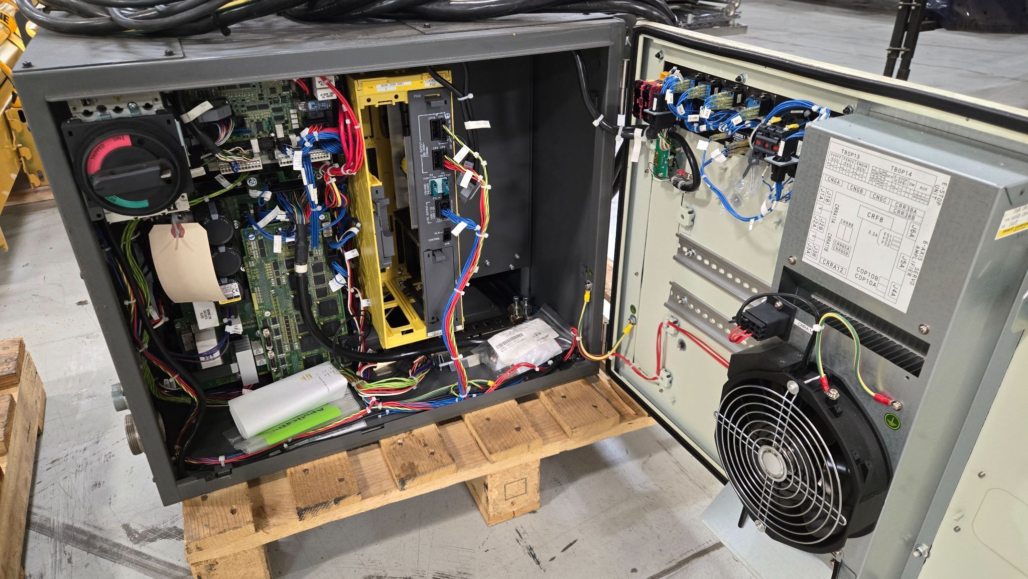 FANUC M-20IA ROBOT / R30IB CONTROLLER MISSING TEACH PENDANT USED 5