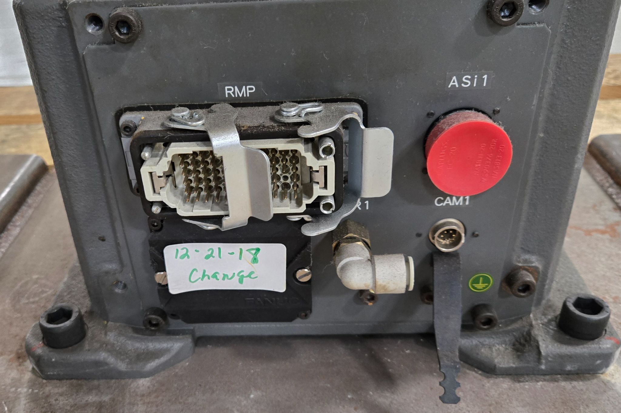 FANUC M-20IA ROBOT / R30IB CONTROLLER MISSING TEACH PENDANT USED 7