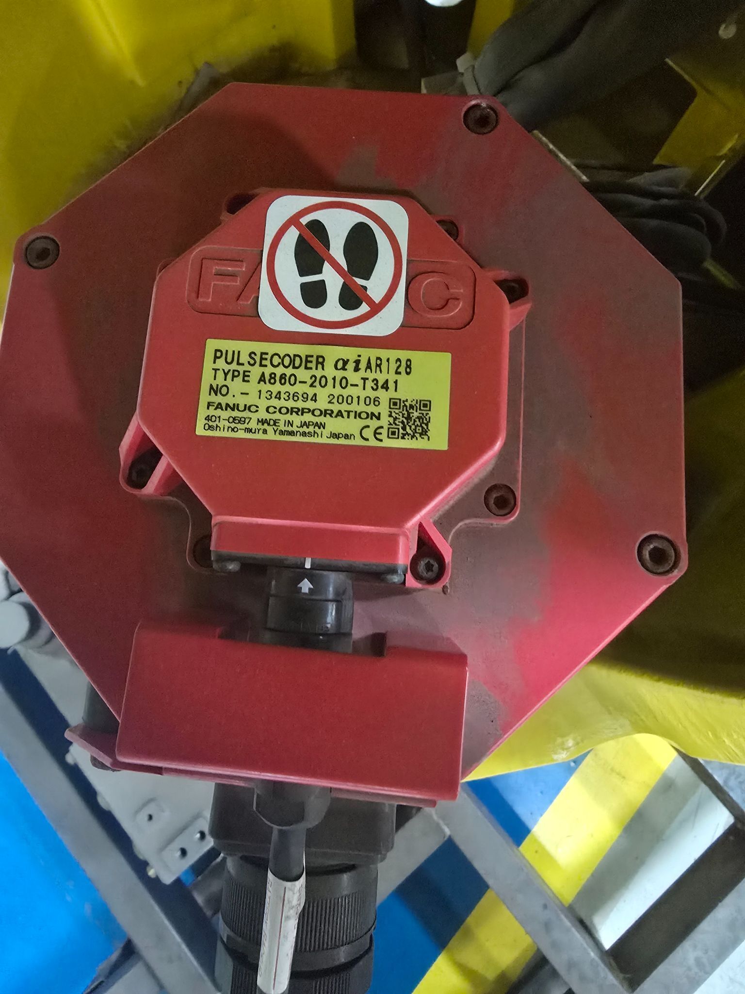FANUC M-900IB-400L ROBOT + R30IB CONTROLLER USED 8