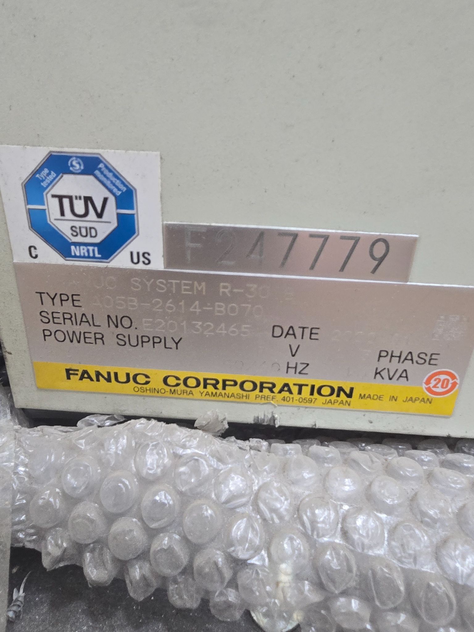FANUC M-900IB-400L ROBOT + R30IB CONTROLLER USED 13