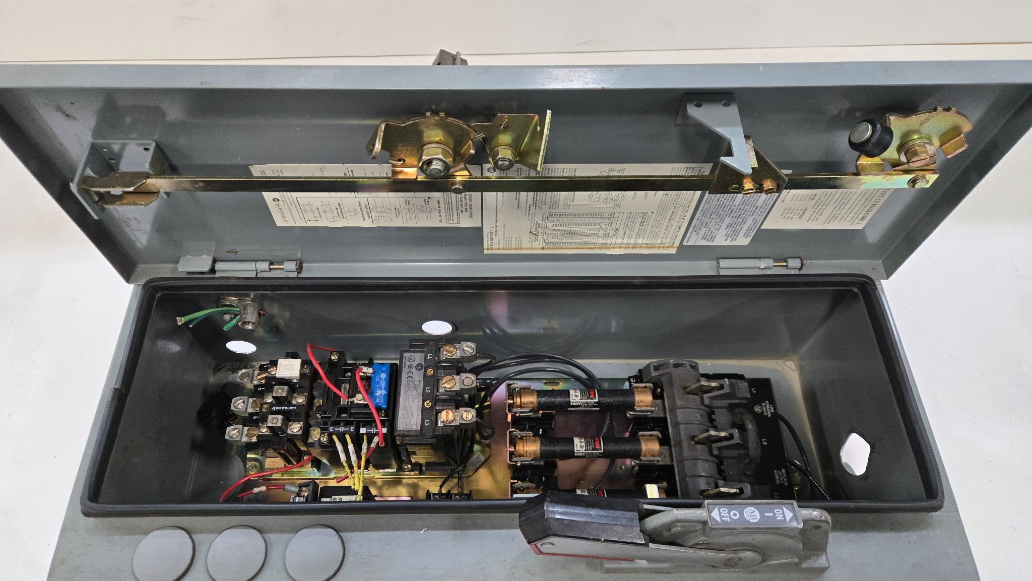 ALLEN BRADLEY 40050-549-01 TYPE 12 ENCLOSURE USED 3