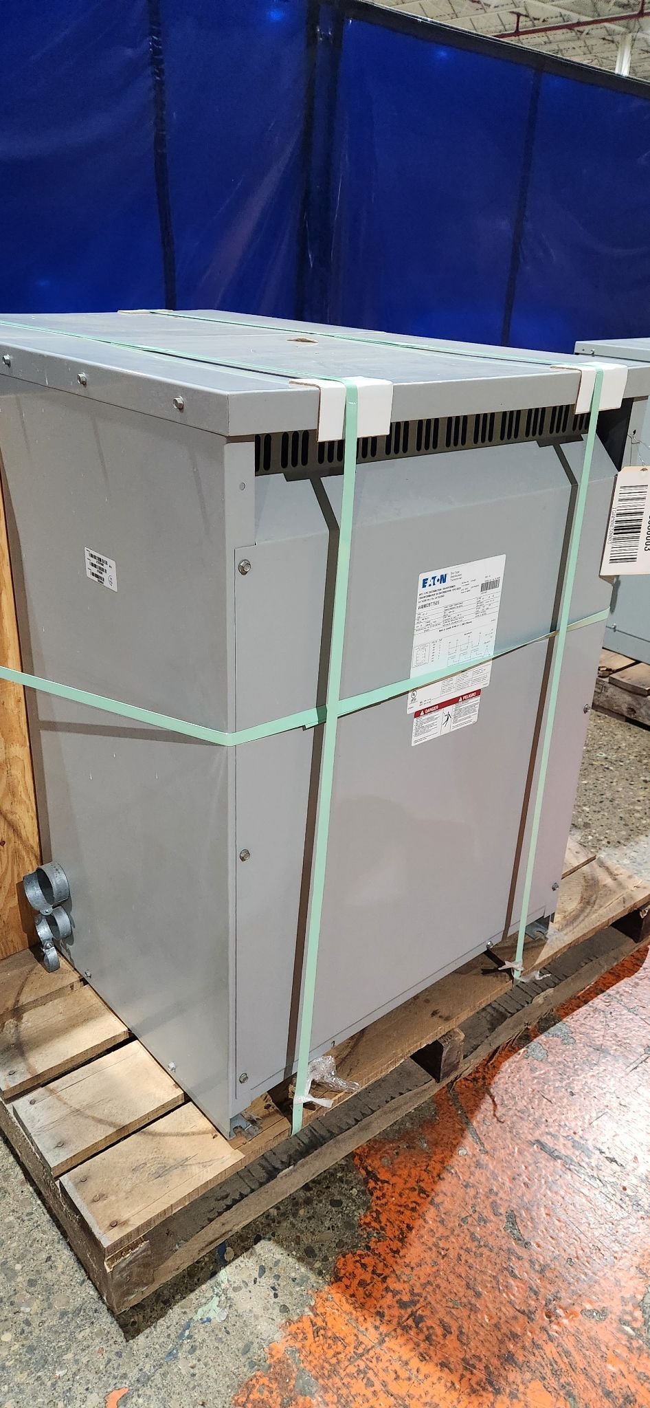 EATON DRY TYPE TRANSFORMER V48M28T75EE 75 KVA NEW 2