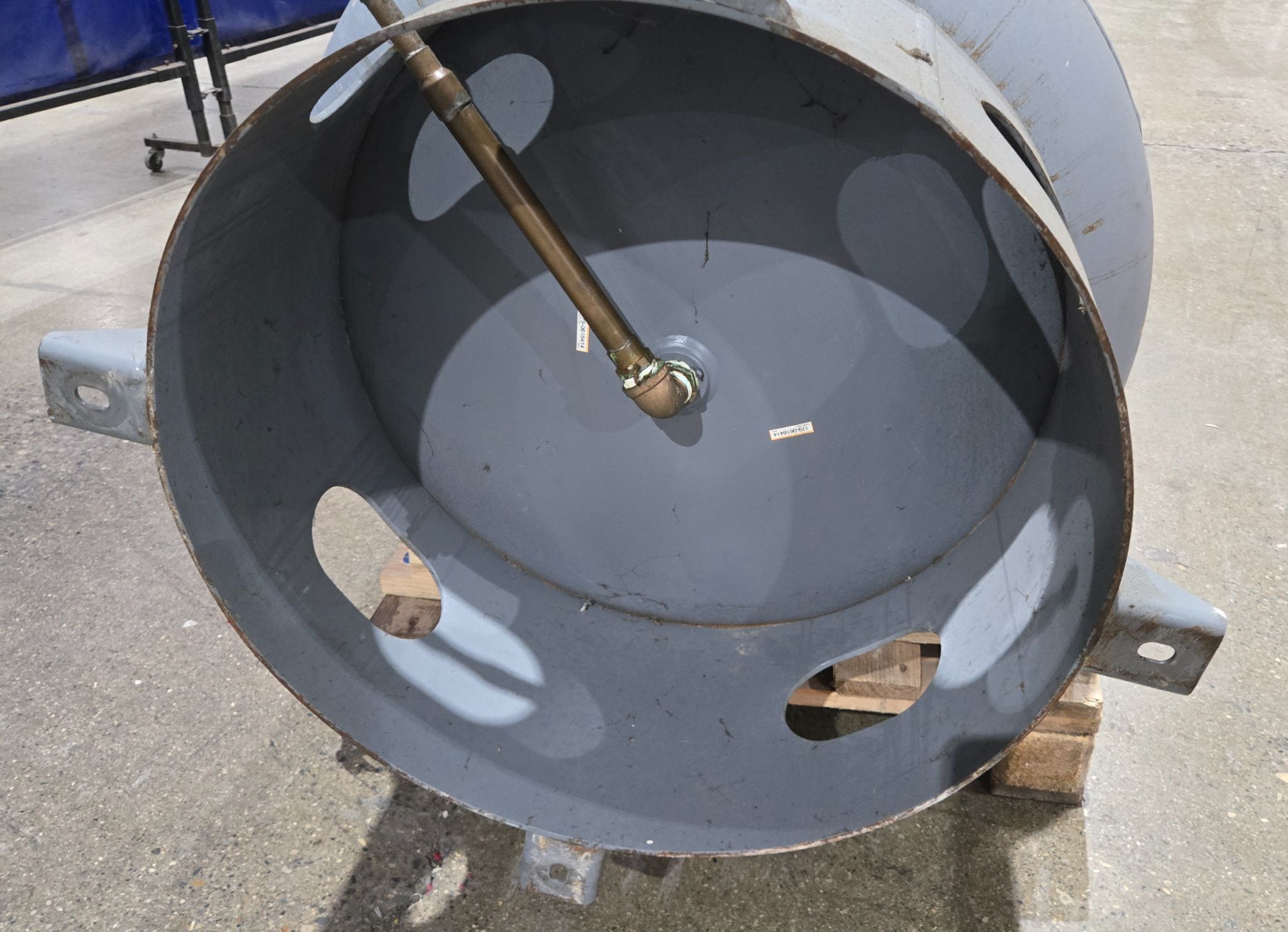MANCHESTER RECEIVER TANK 302426 200 GALLON 200PSI AIR TANK USED 5