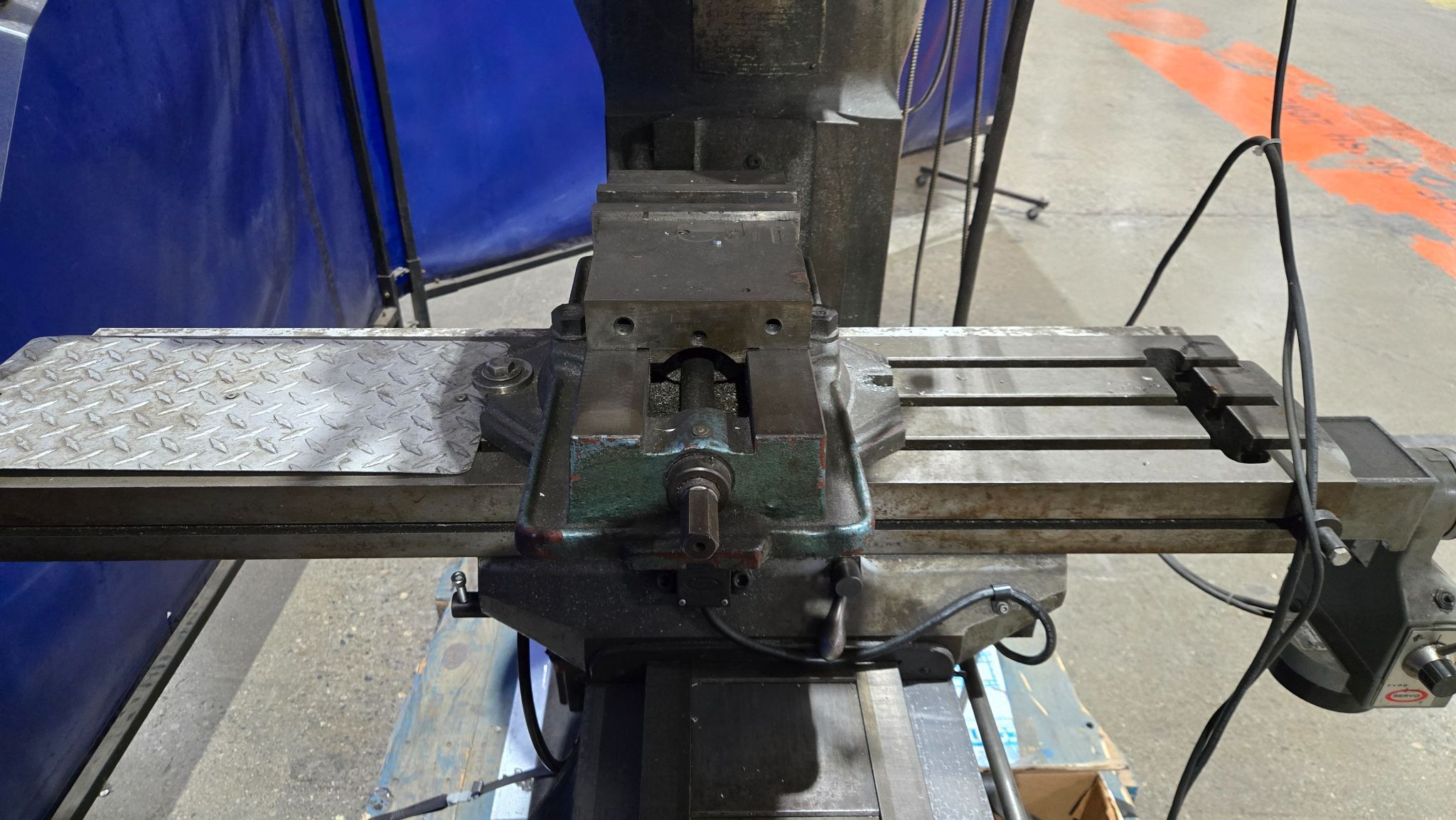 BRIDGEPORT SERIES I 2HP VERTICAL MILL 2 HP 3 PH 220/460V USED 11