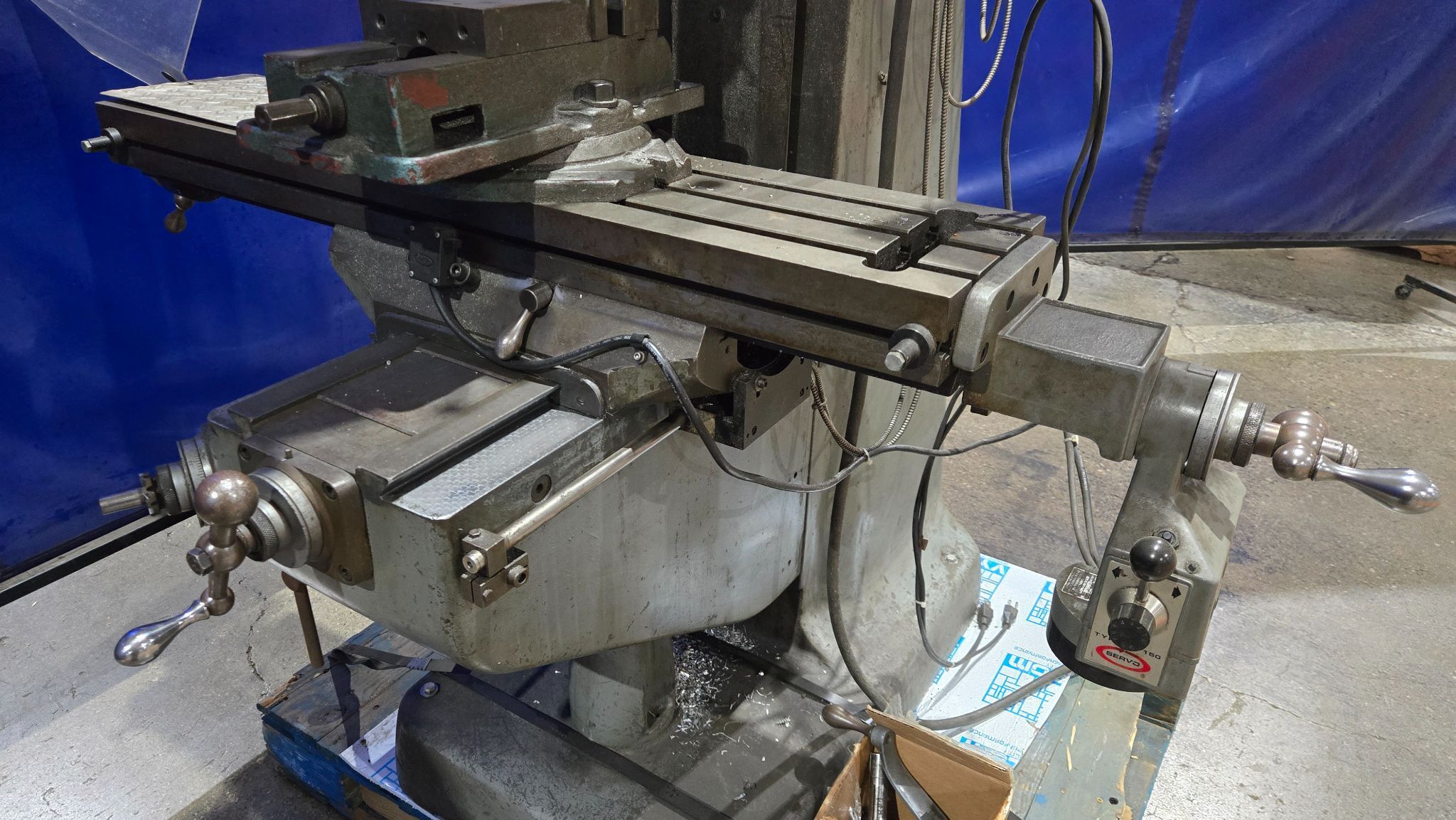 BRIDGEPORT SERIES I 2HP VERTICAL MILL 2 HP 3 PH 220/460V USED 8