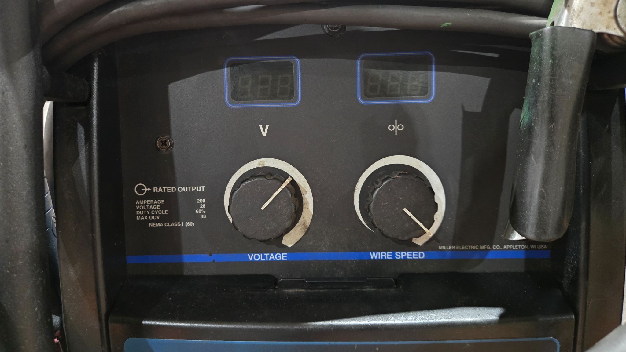 MILLER MILLERMATIC 252 MIG WELDER USED 4