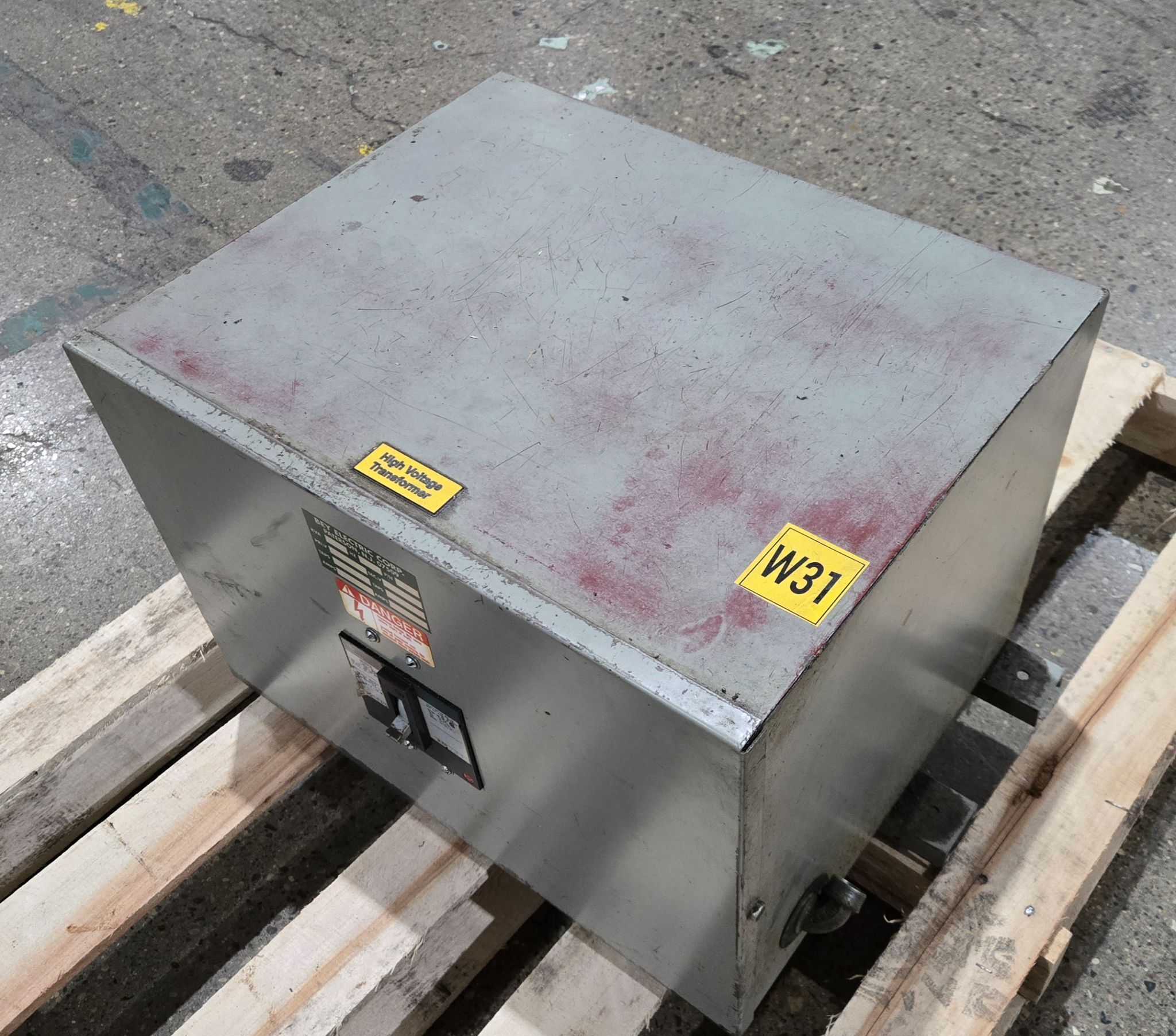 GE TED134030 INDUSTRIAL CIRCUIT BREAKER 30AMP 480V USED 1