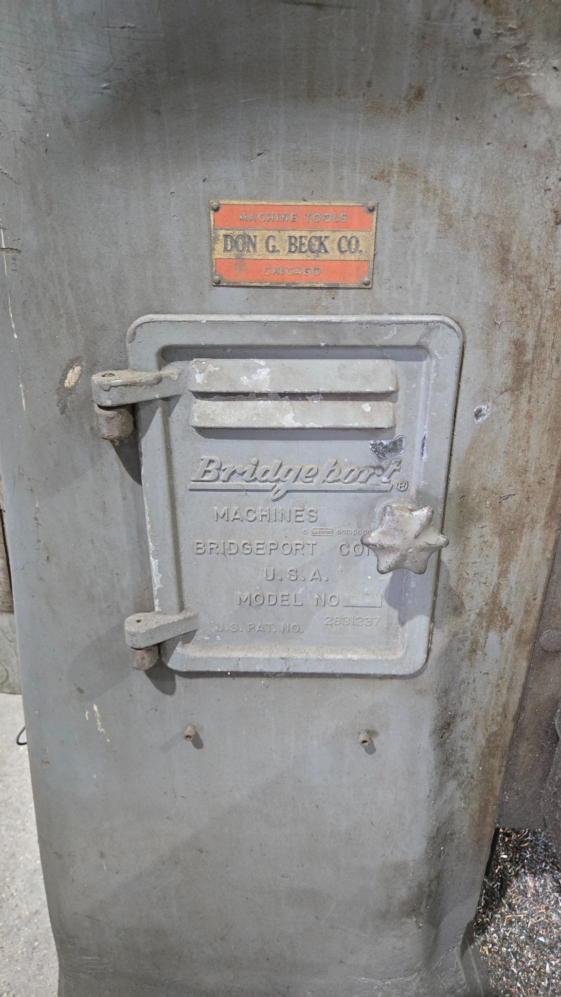 BRIDGEPORT 153367 VERTICAL MILL 1 1/2 HP 3 PH 230 V USED 8