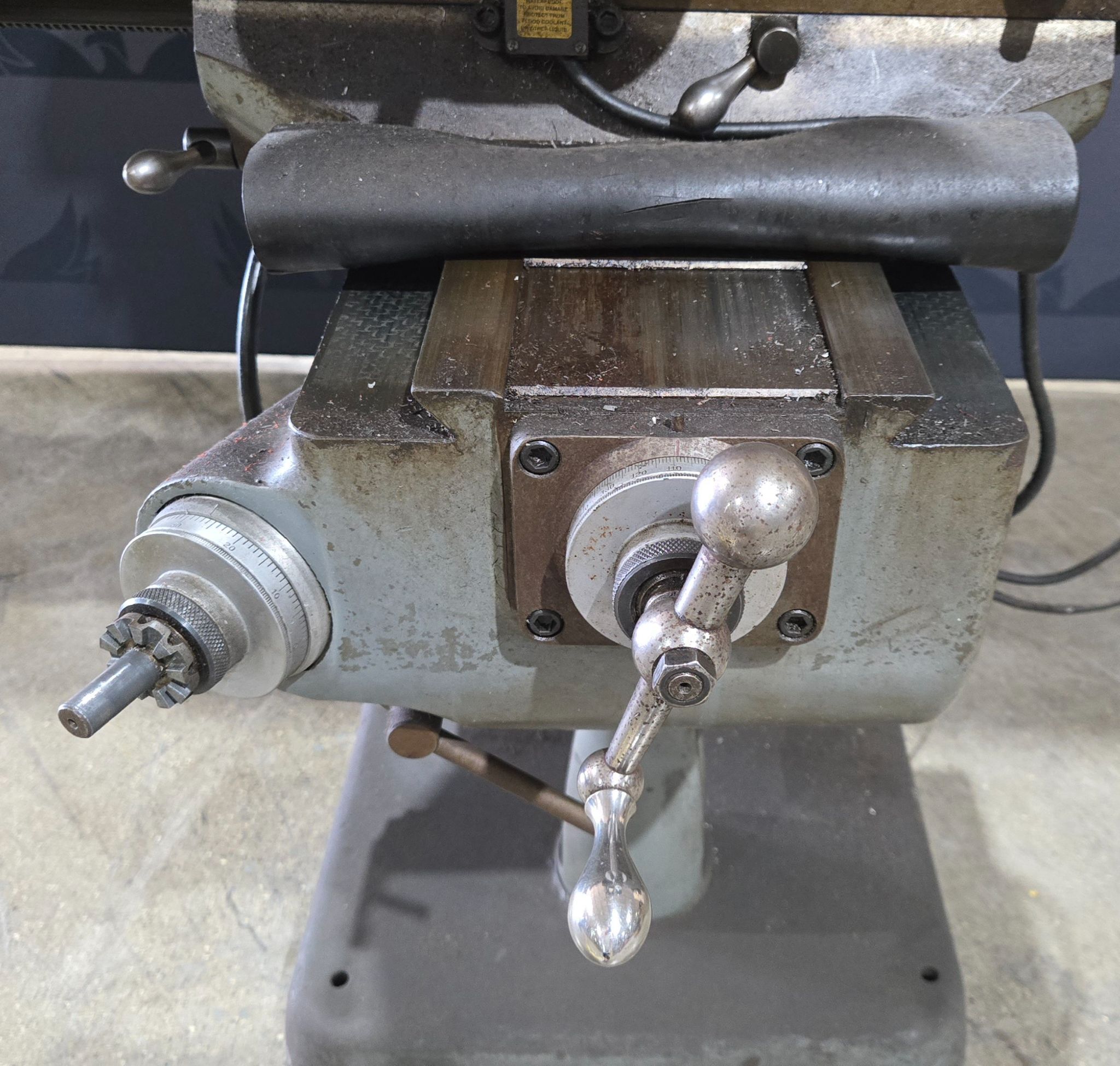 BRIDGEPORT SERIES I VERTICAL MILL USED 1