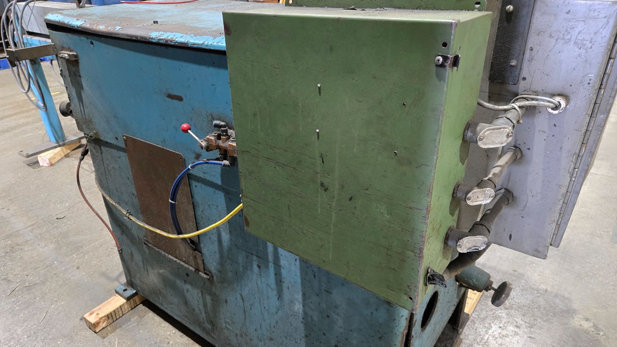 LUBOW WIRE STRAIGHTENER/CUTOFF MACHINE USED 5