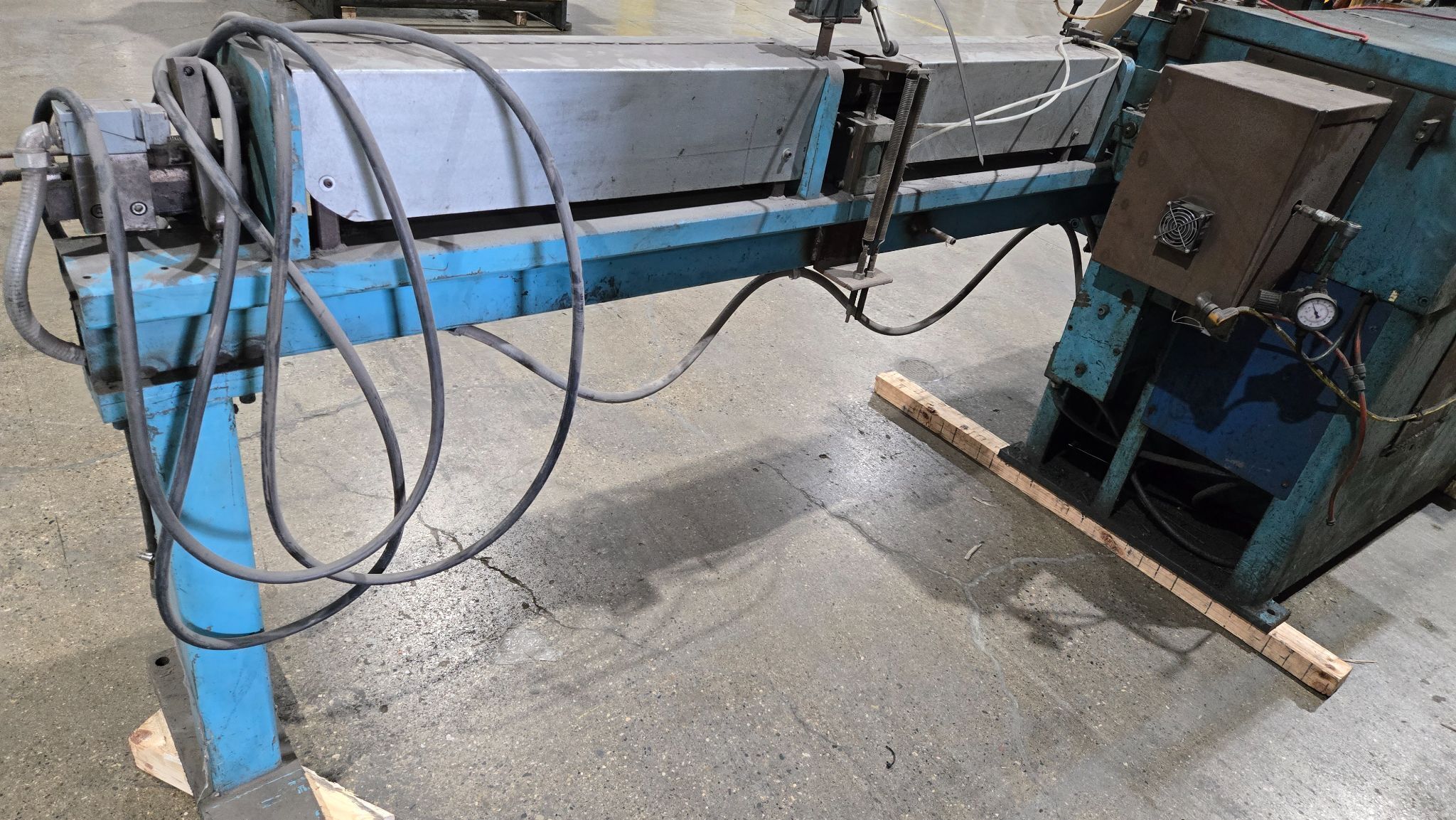 LUBOW WIRE STRAIGHTENER/CUTOFF MACHINE USED 8