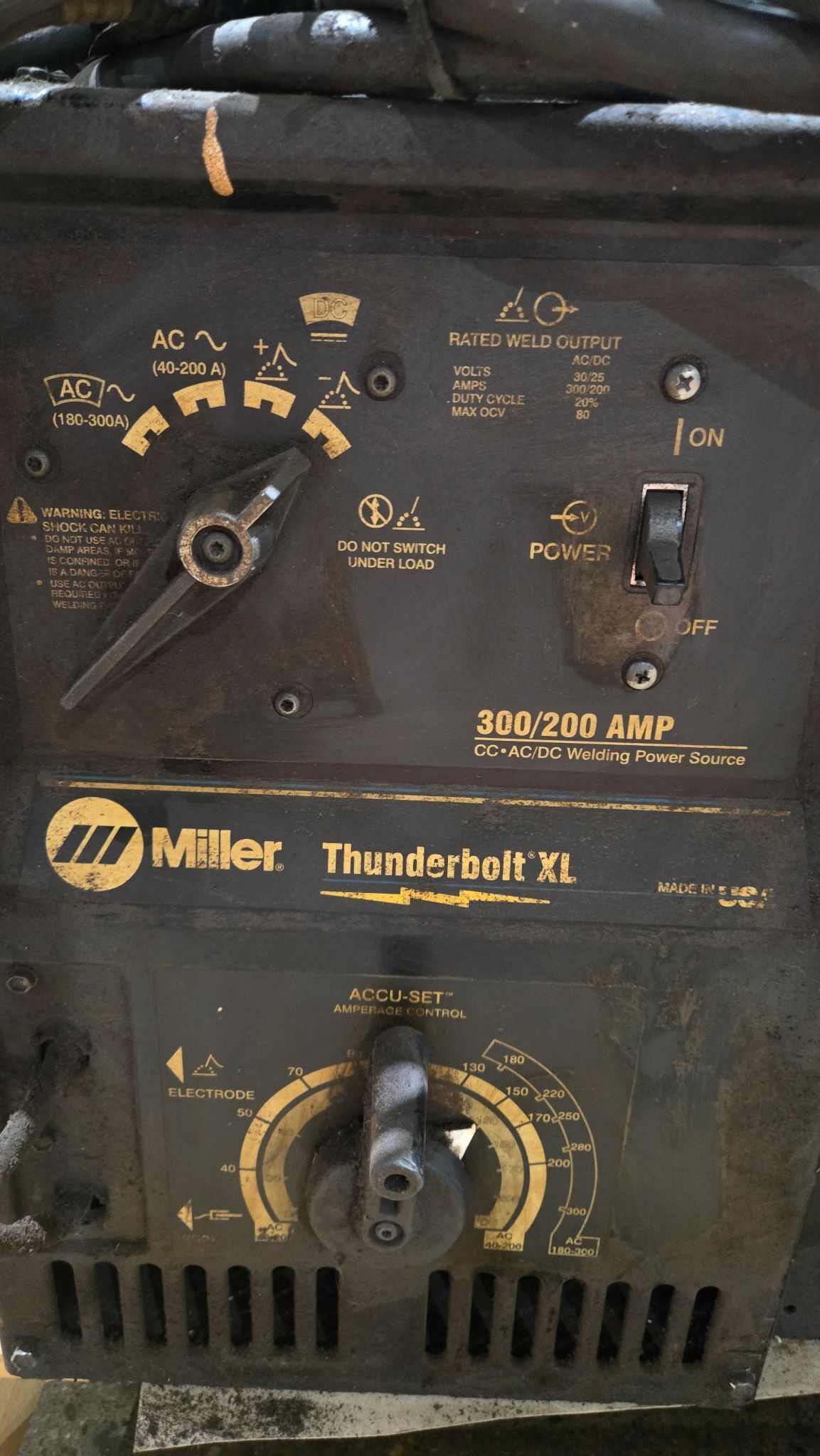 MILLER THUNDERBOLT XL 300 ARC WELDER USED 200/300 AMP POWER SOURCE 3