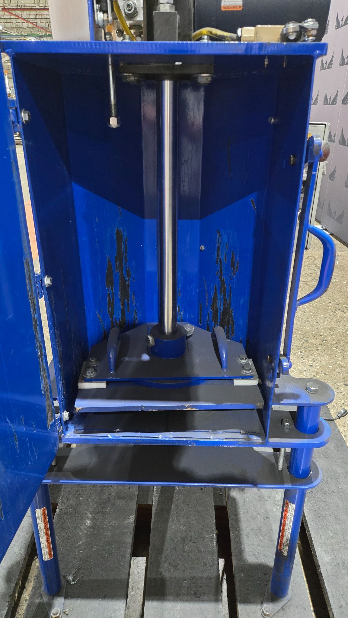 ZORIN HPC-405 5G HYDRAULIC PAIL CRUSHER USED 115V 3