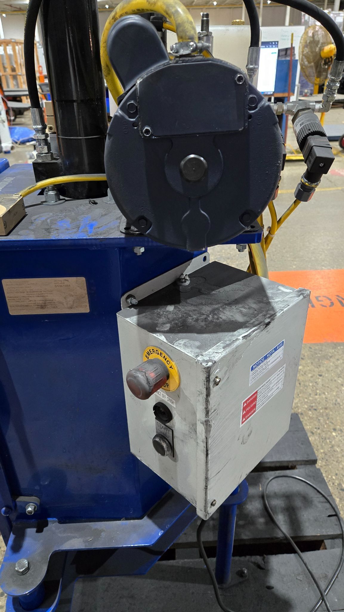 ZORIN HPC-405 5G HYDRAULIC PAIL CRUSHER USED 115V 4