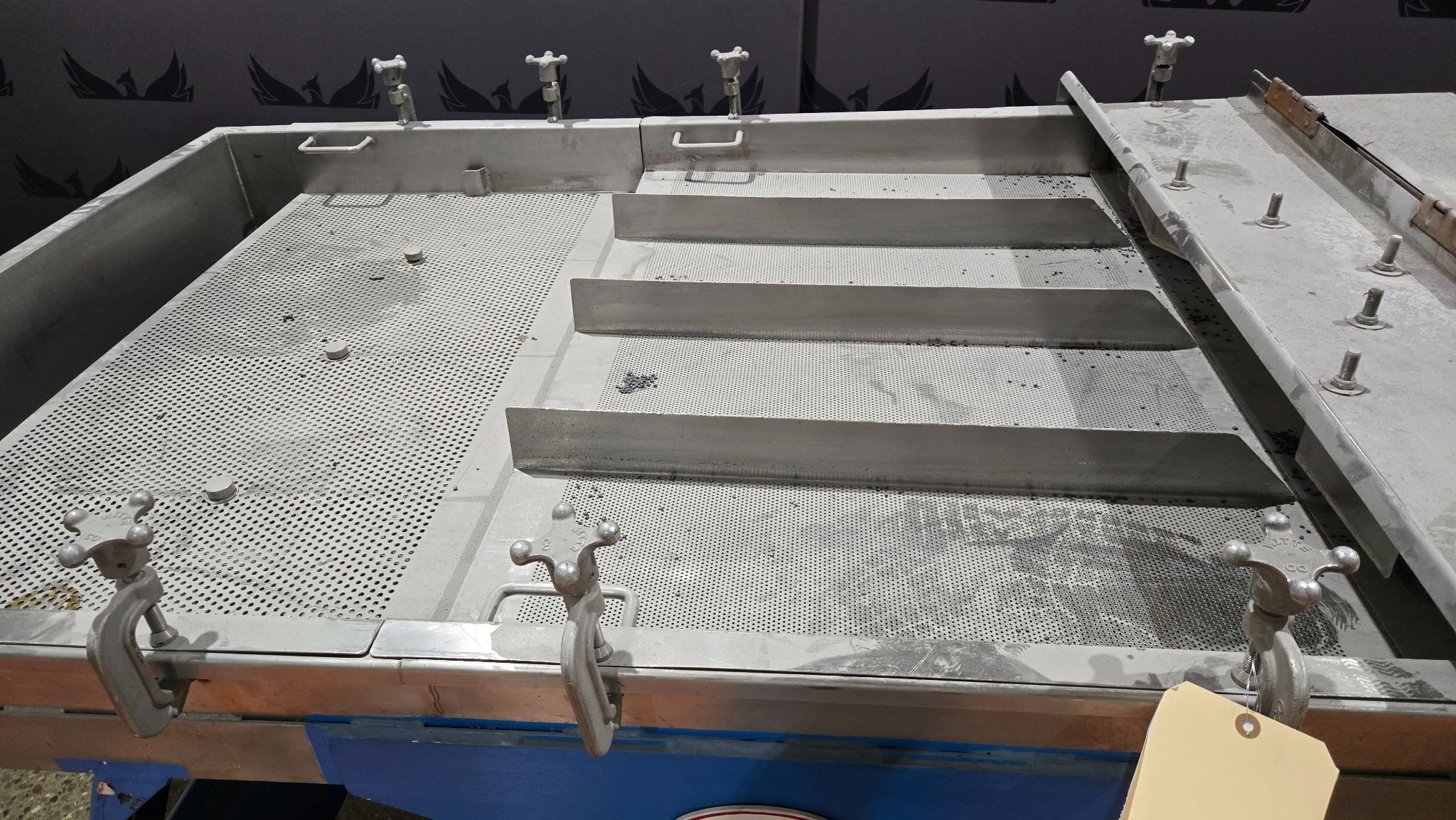 WITTE LINEAR VIBRATING SCREEN TABLE 700 - 900 RPM USED 5
