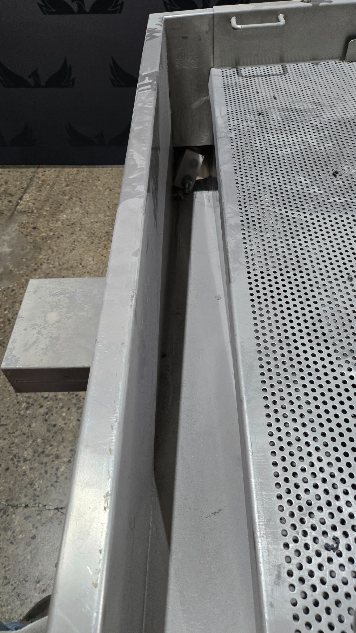 WITTE LINEAR VIBRATING SCREEN TABLE 700 - 900 RPM USED 7