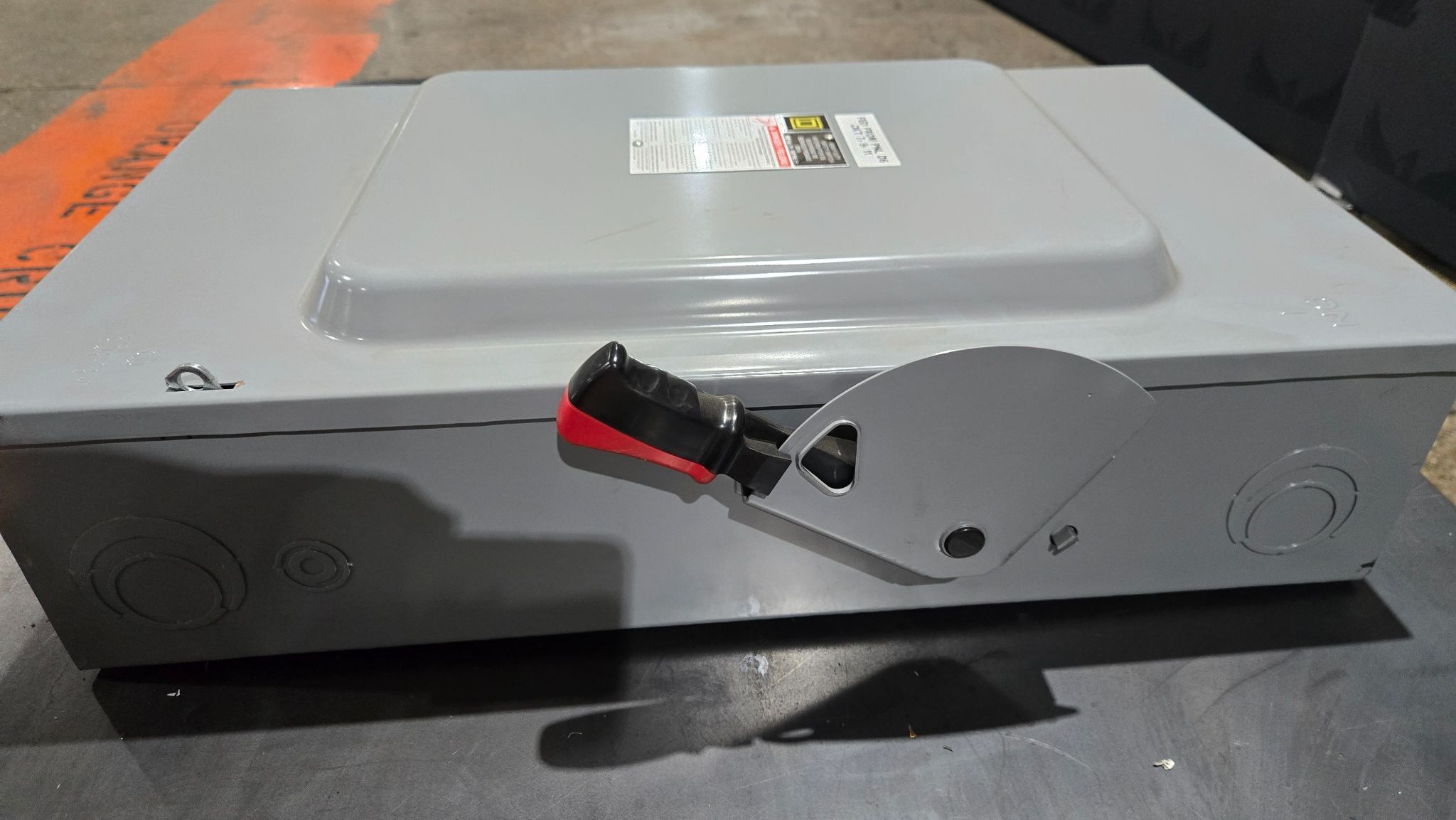 SQUARE D H364N DISCONNECT SWITCH USED 1
