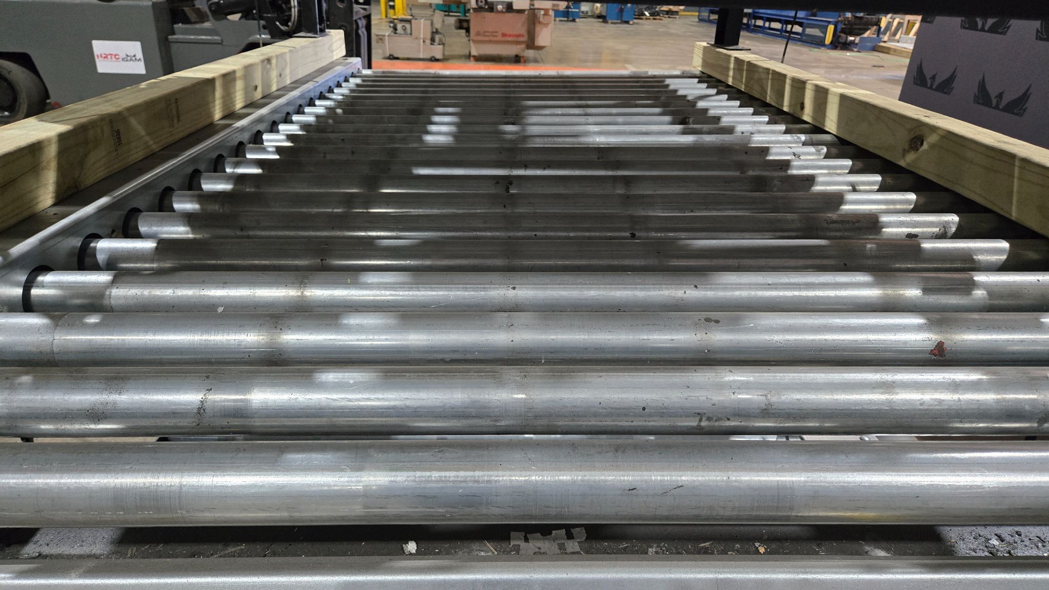 INDUSTRIAL KINETICS 8ft Chain Driven Roller Conveyor, 4ft Width, 20" Height USED 2