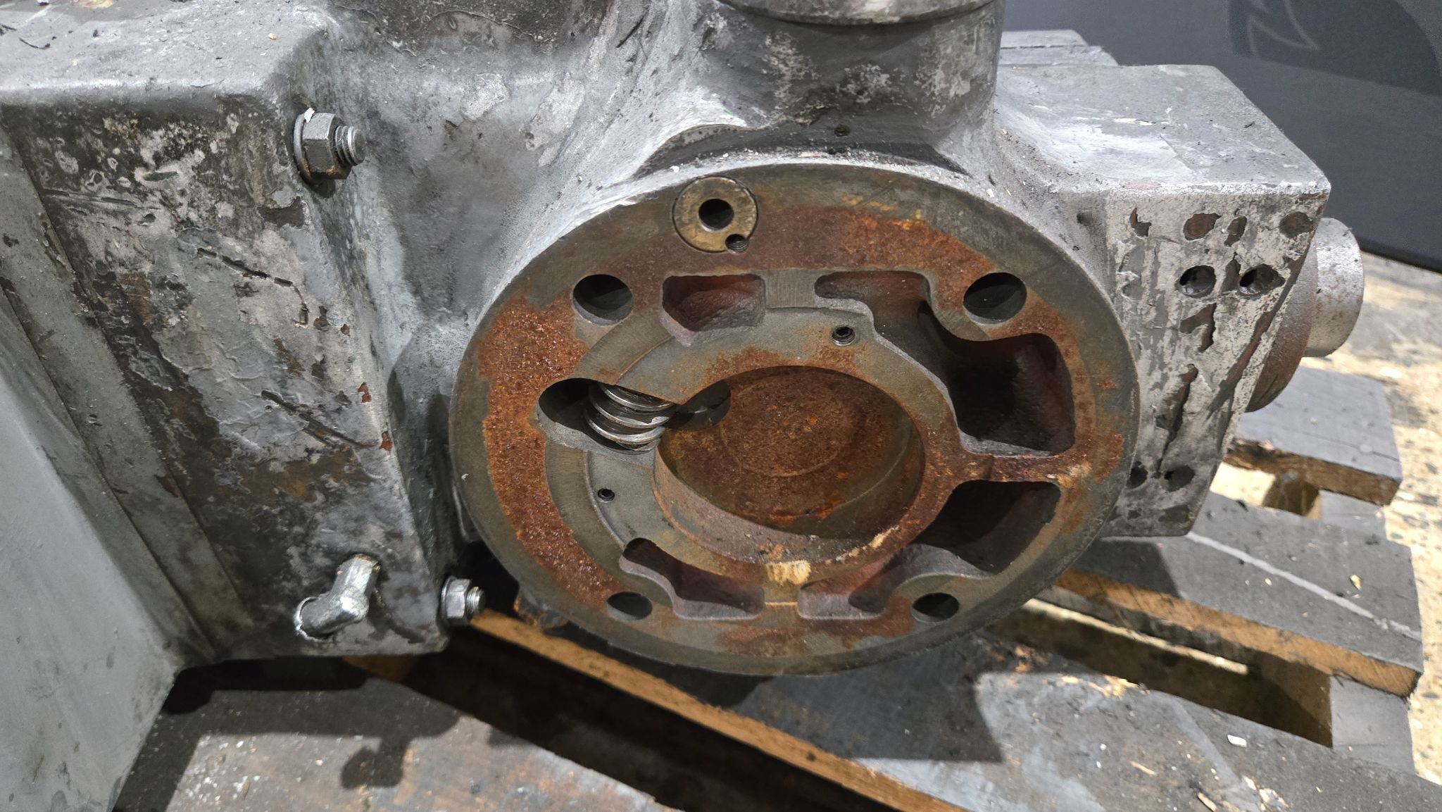 SUPERMAX UNKNOWN MODEL HEAD ASSEMBLY 6