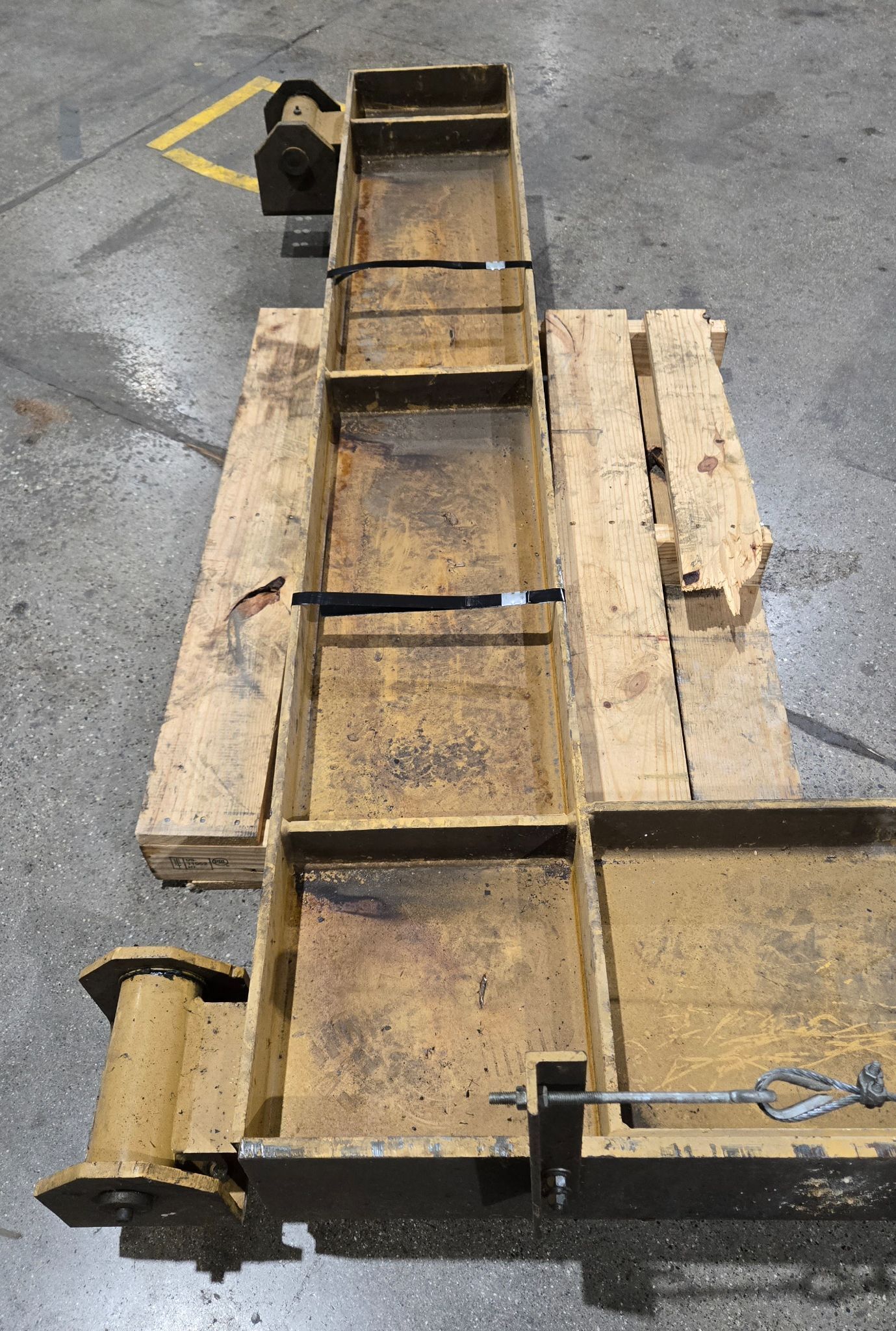 CONTRX INDUSTRIES WMCC216 WALL MOUNTED JIB CRANE USED 5