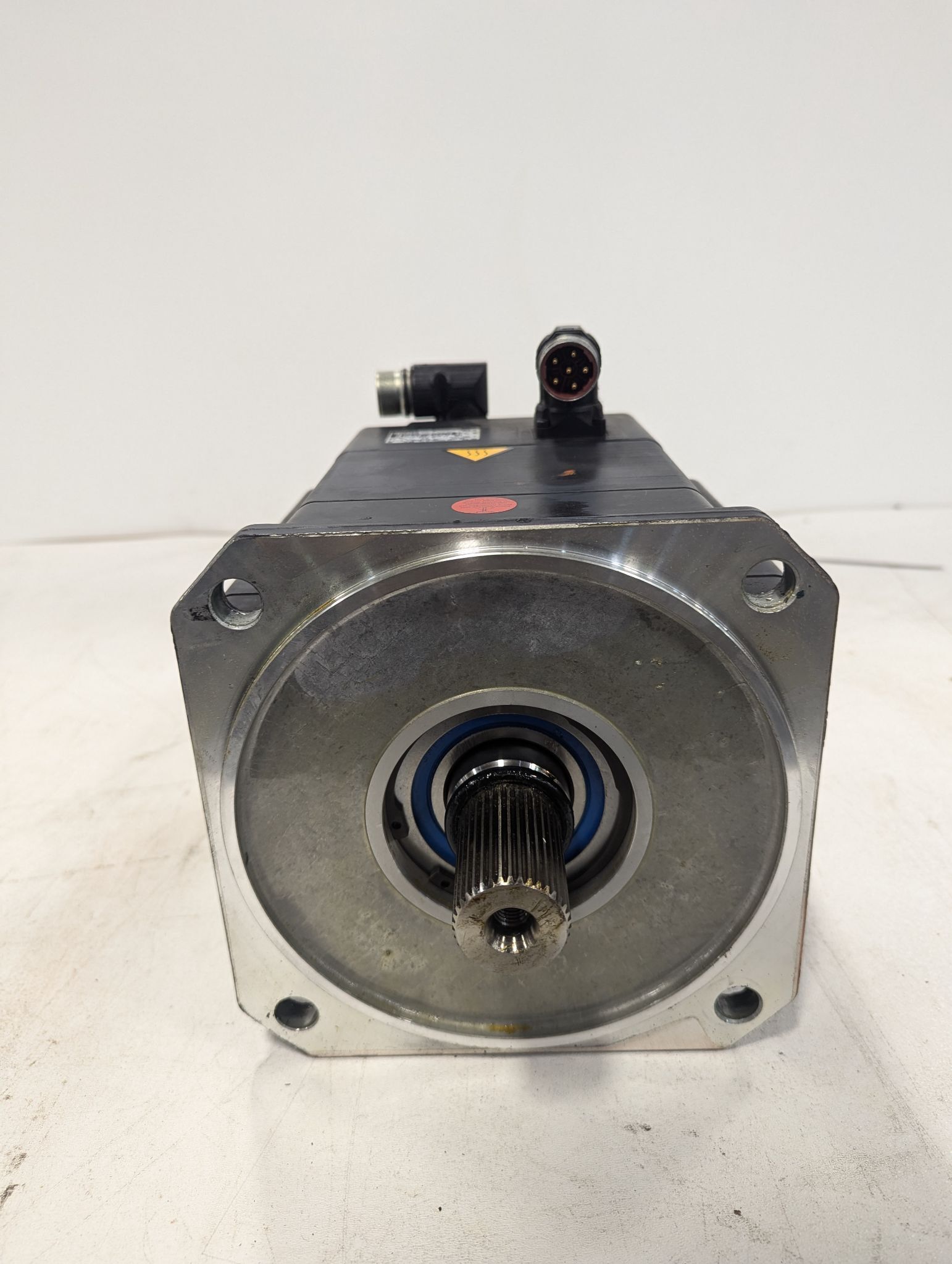 KUKA 1FK7101-5AZ91-1ZZ9-Z S07 USED 1
