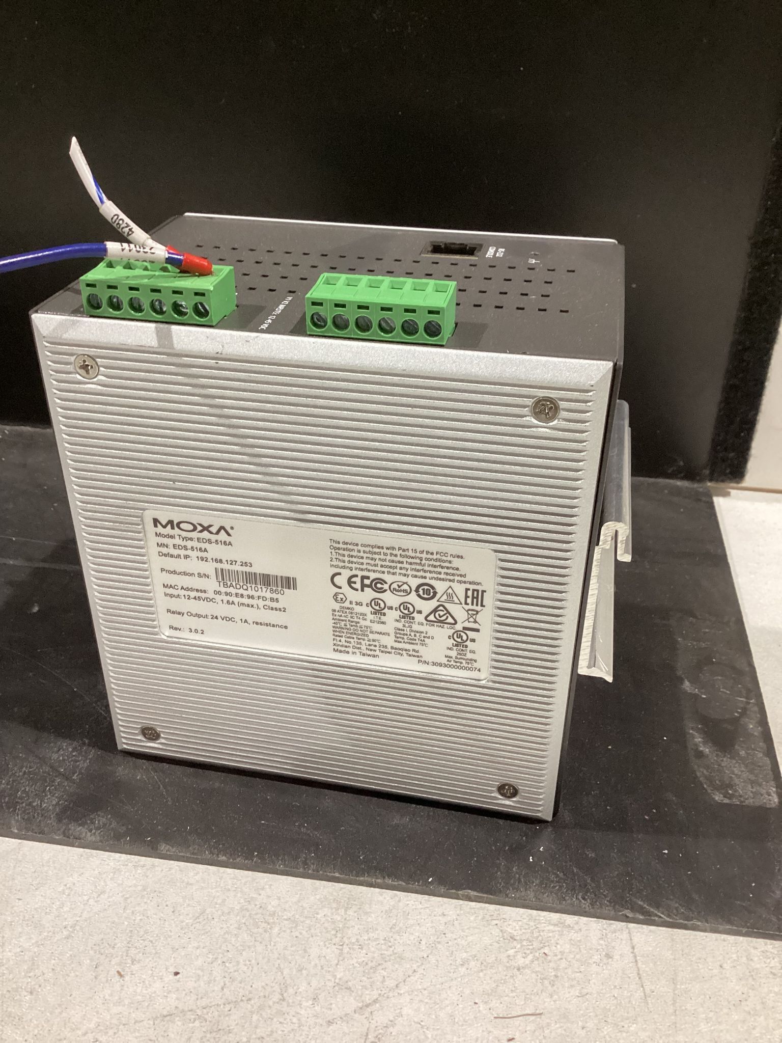 Moxa EDS-516A 16-Port Ethernet Switch USED 1