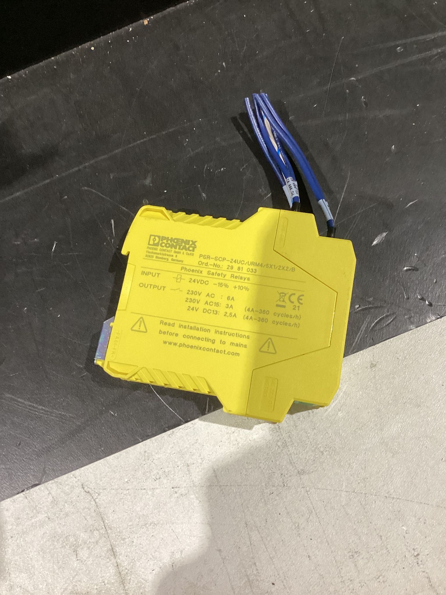 PHOENIX CONTACT PSR-SCP-24UC/URM4/5X1/2X2/B SAFETY RELAY USED 1