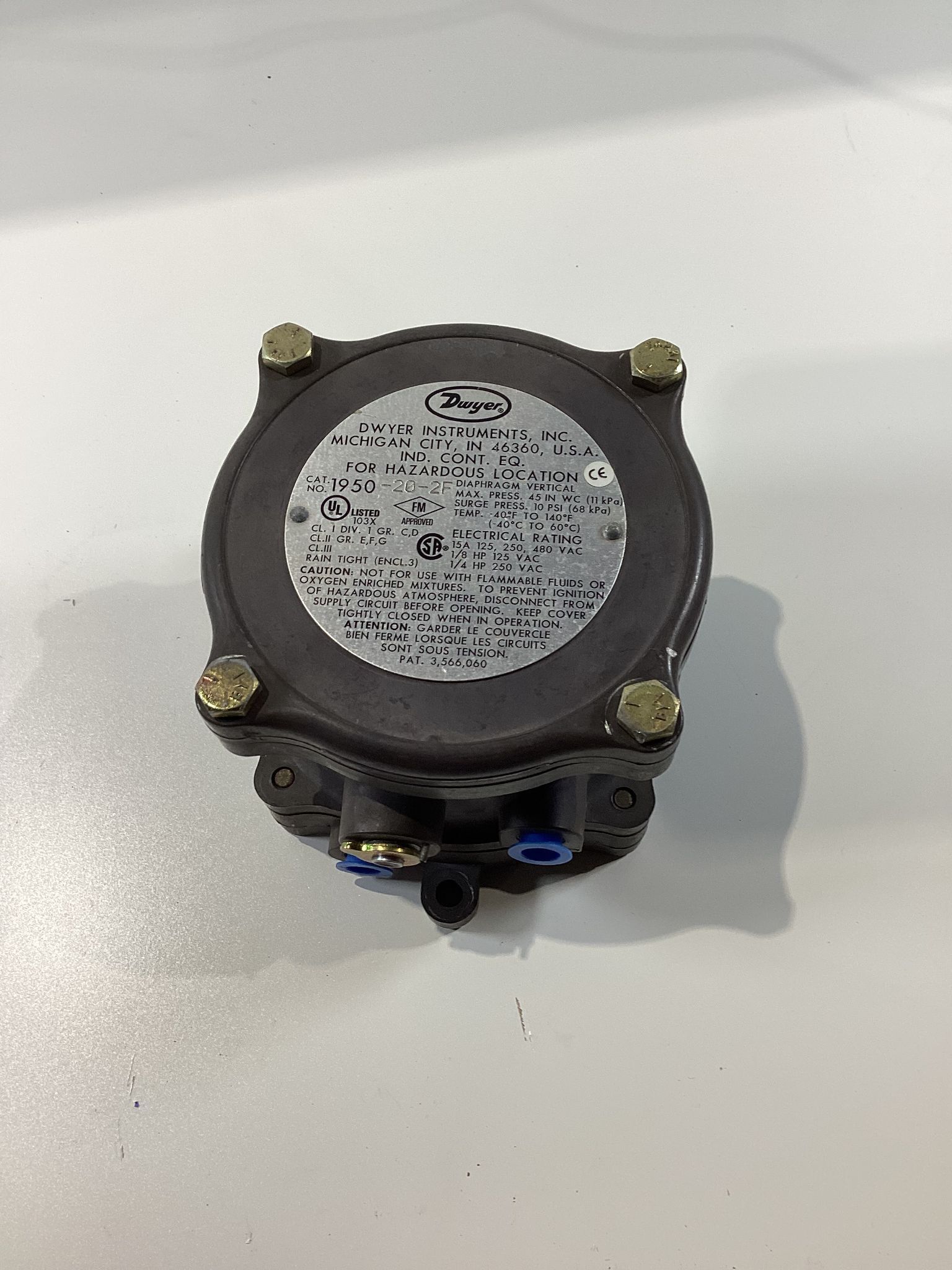 Dwyer 1950-20-2F Explosion Proof Pressure Switch USED 1