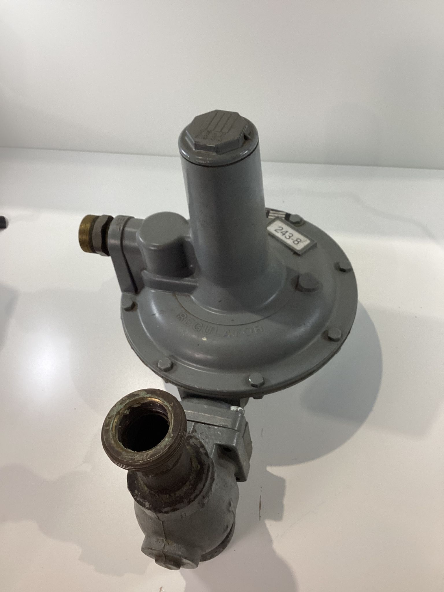 SENSUS 243-8 Gas Pressure Regulators USED 1