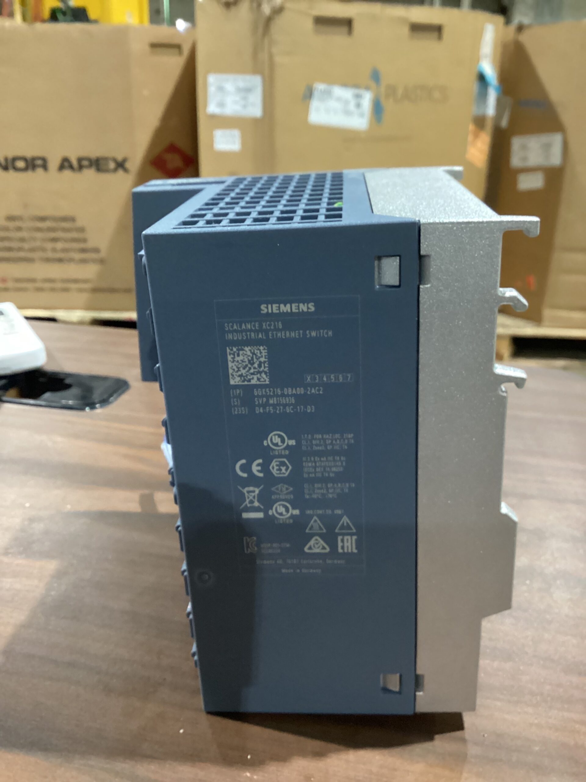 SIEMENS 6GK5216-0BA00-2AC2 SCALANCE XC216 Ethernet Router USED 1