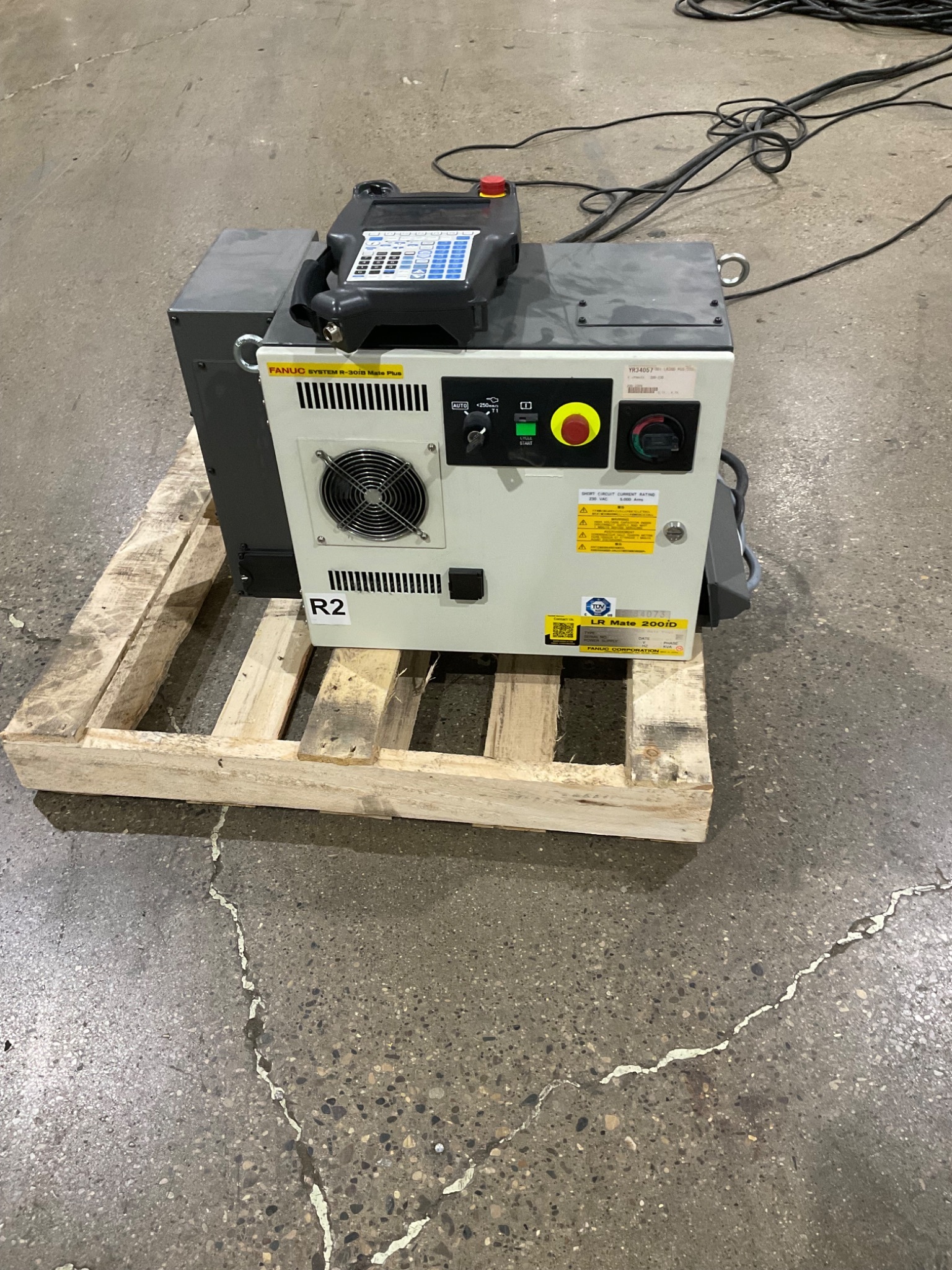 FANUC LR MATE 200ID/7L ROBOT w/ R30iB PLUS CONTROLLER & 20-IN LOW-HOURS RISER 6
